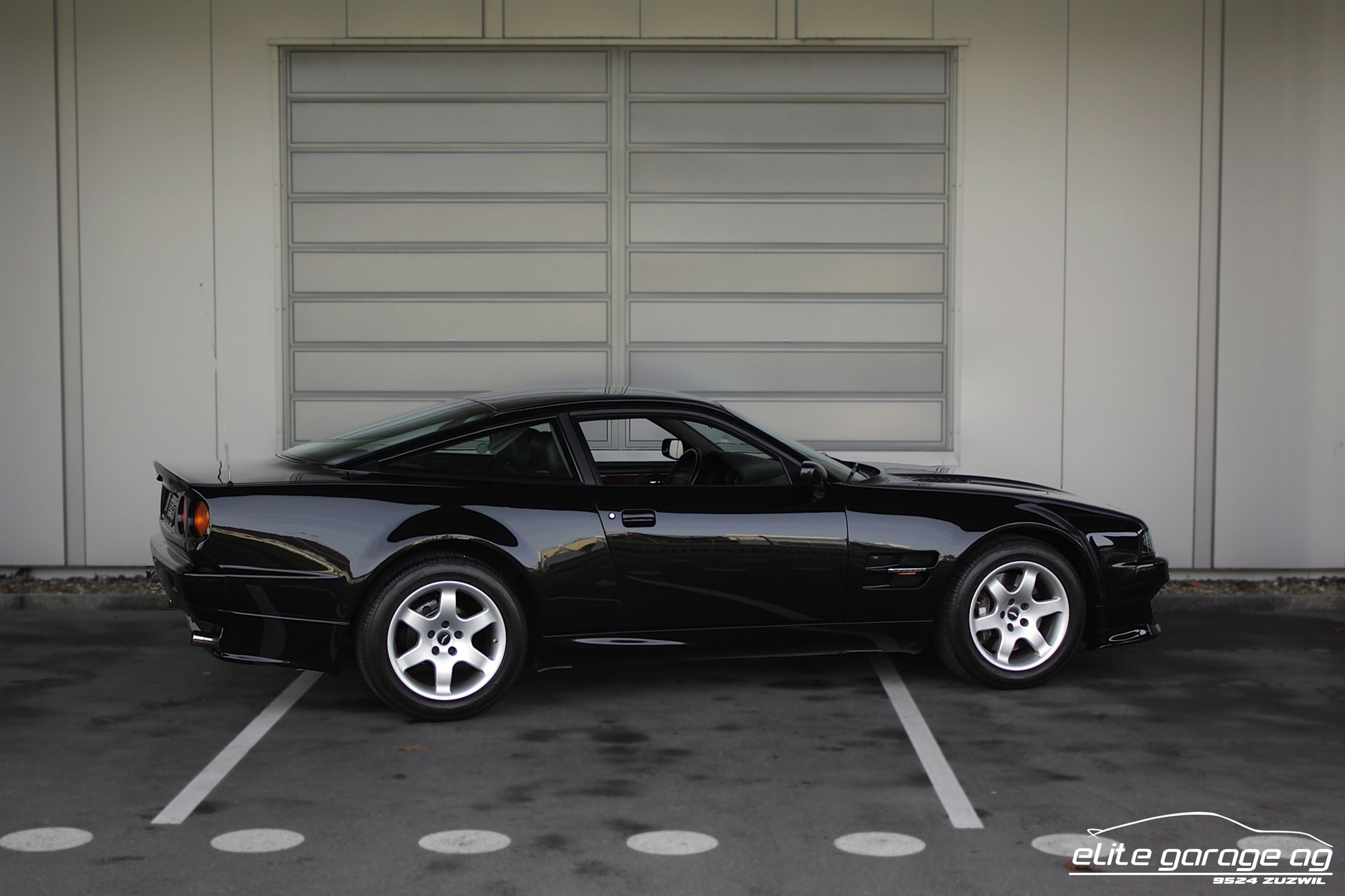 ASTON MARTIN Vantage V550 1/239-image-4