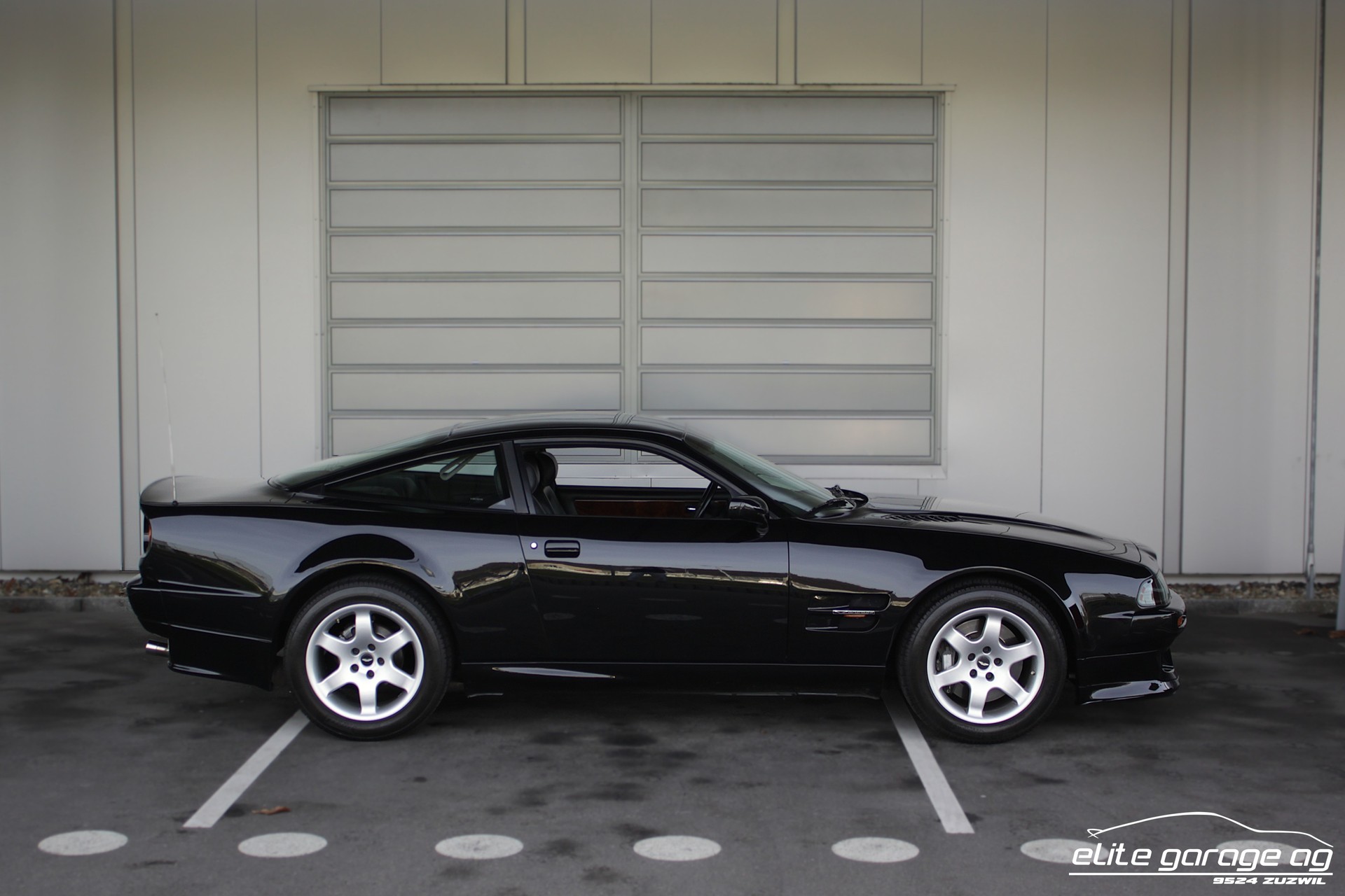 ASTON MARTIN Vantage V550 1/239-image-5