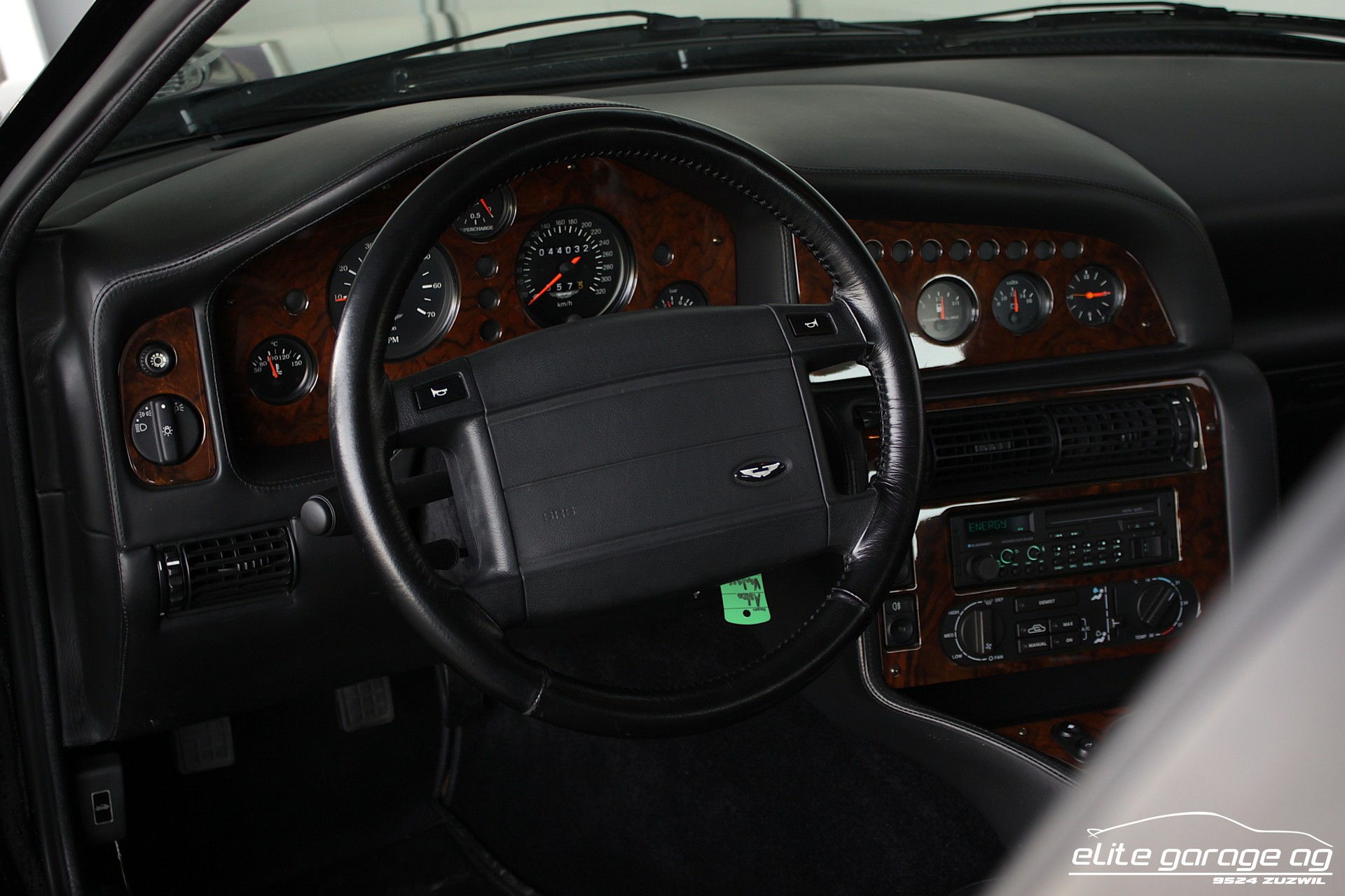 ASTON MARTIN Vantage V550 1/239-image-13