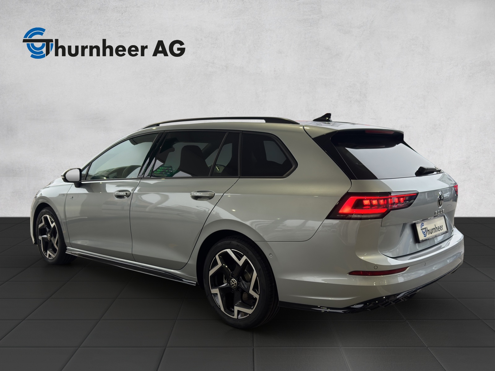 VW Golf Variant 1.5 eTSI mHEV R-Line-image-3