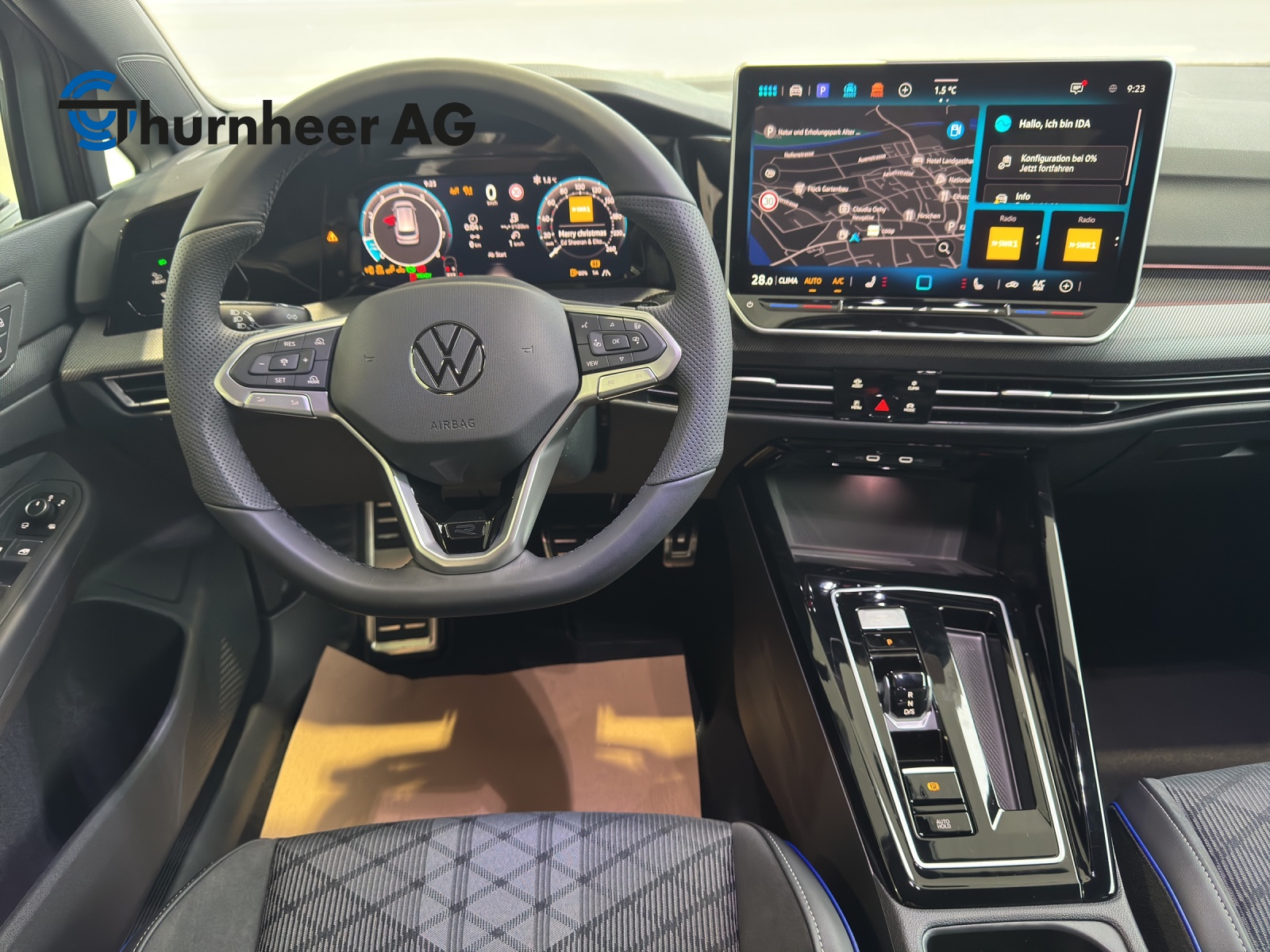 VW Golf Variant 1.5 eTSI mHEV R-Line-image-10