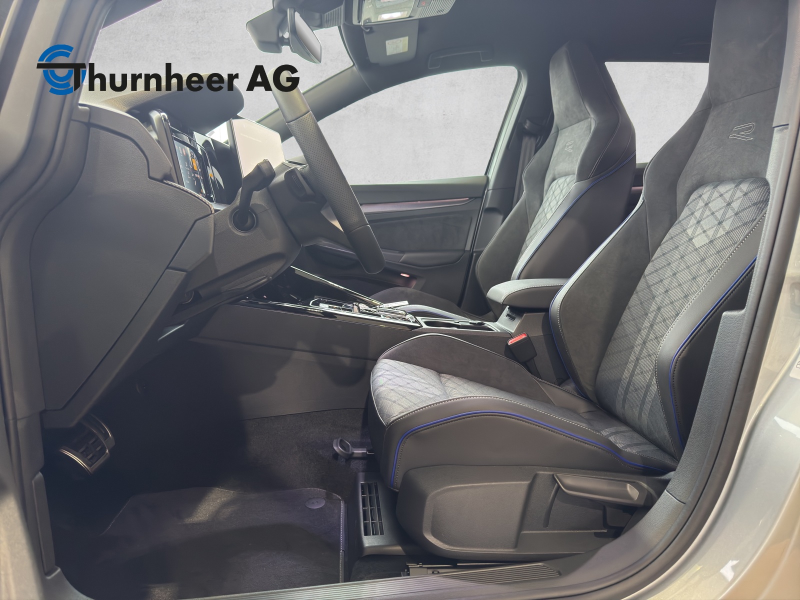 VW Golf Variant 1.5 eTSI mHEV R-Line-image-8