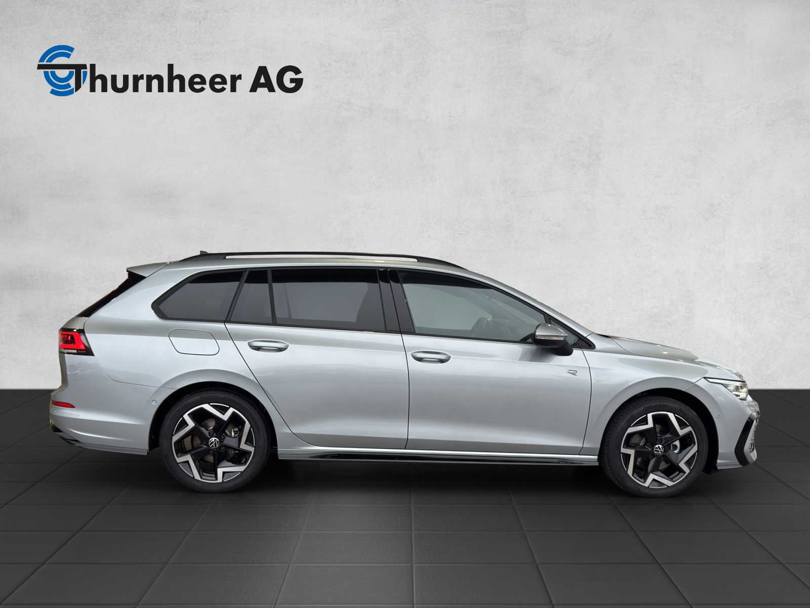 VW Golf Variant 1.5 eTSI mHEV R-Line-image-6