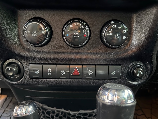 JEEP Wrangler 2.8 CRD Sahara Automatic hardtop-image-11