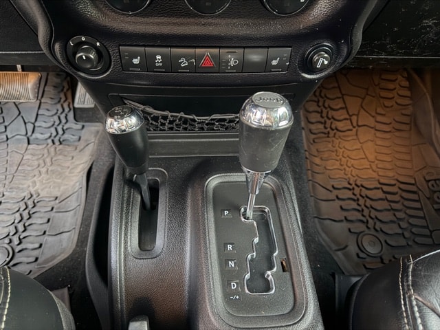 JEEP Wrangler 2.8 CRD Sahara Automatic hardtop-image-12