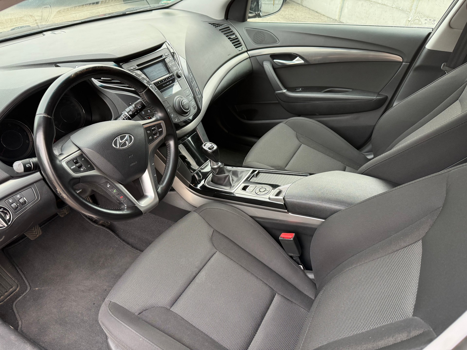 HYUNDAI i40 Wagon 1.6 GDi Style-image-7