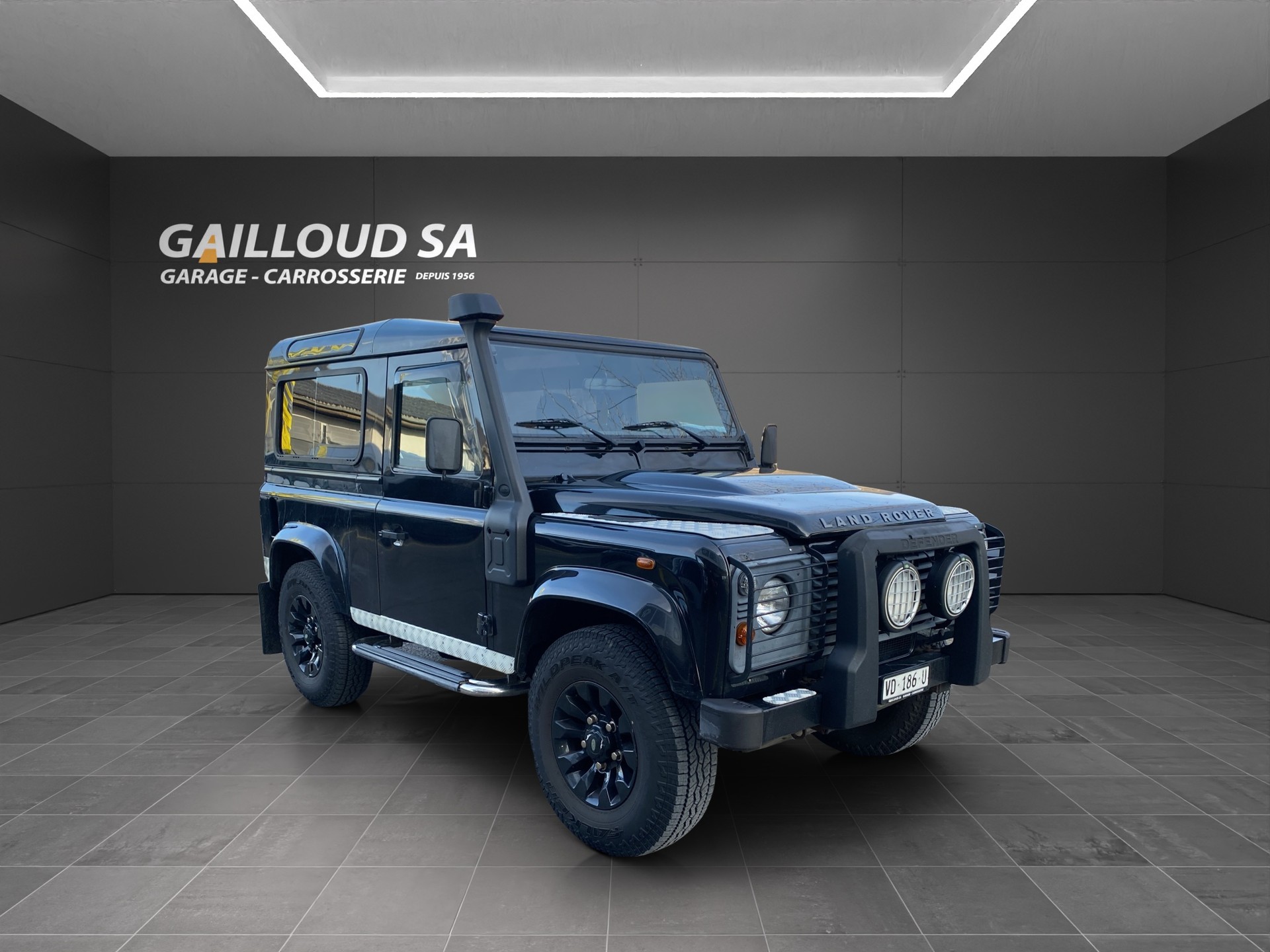 LAND ROVER Defender 90 SW 2.4Tdc-showroom-element-1