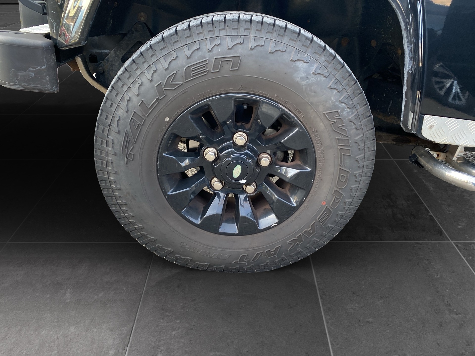 LAND ROVER Defender 90 SW 2.4Tdc-image-12