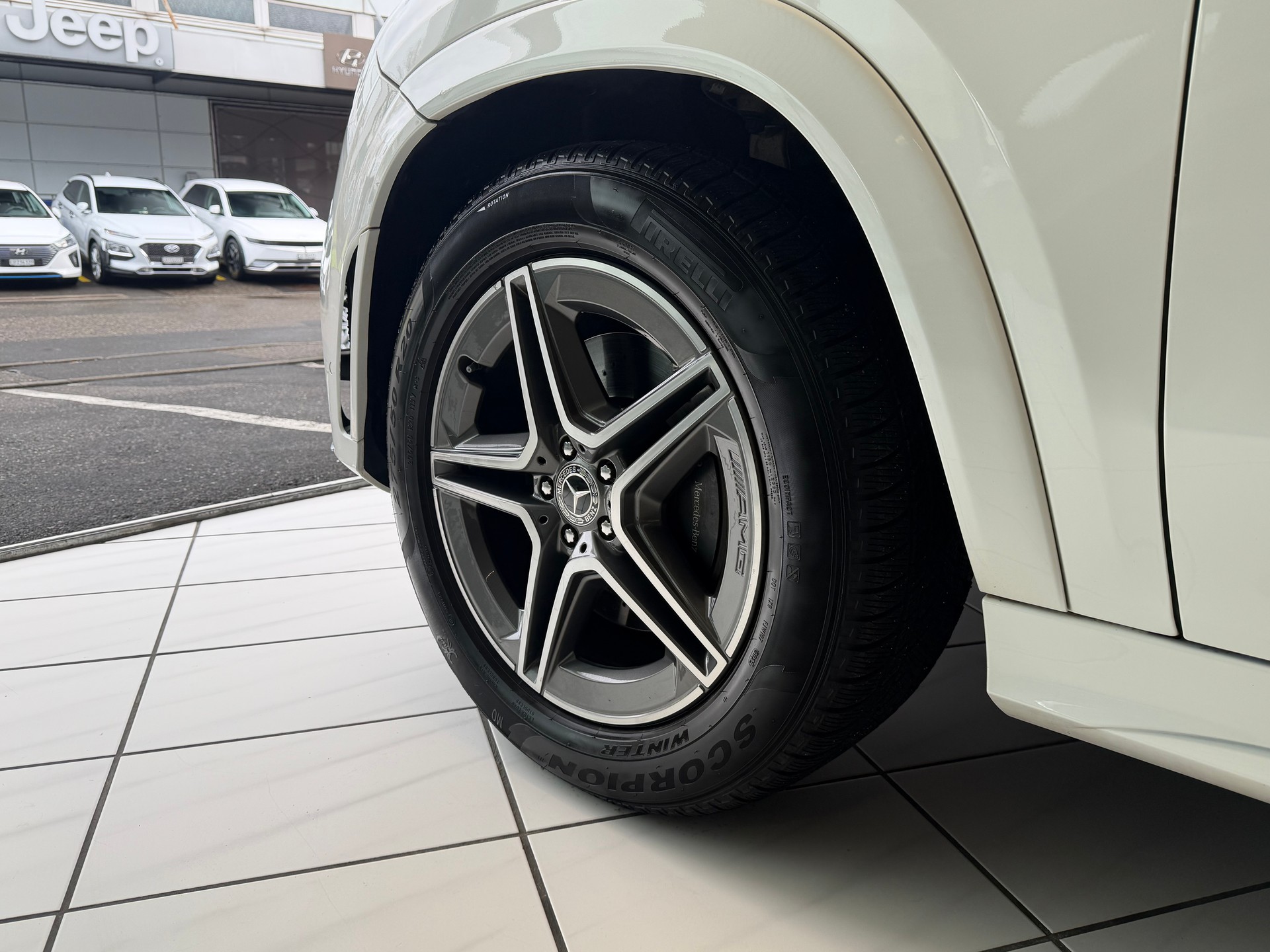 MERCEDES-BENZ GLE 300 d AMG Line 4Matic 9G-Tronic-image-22