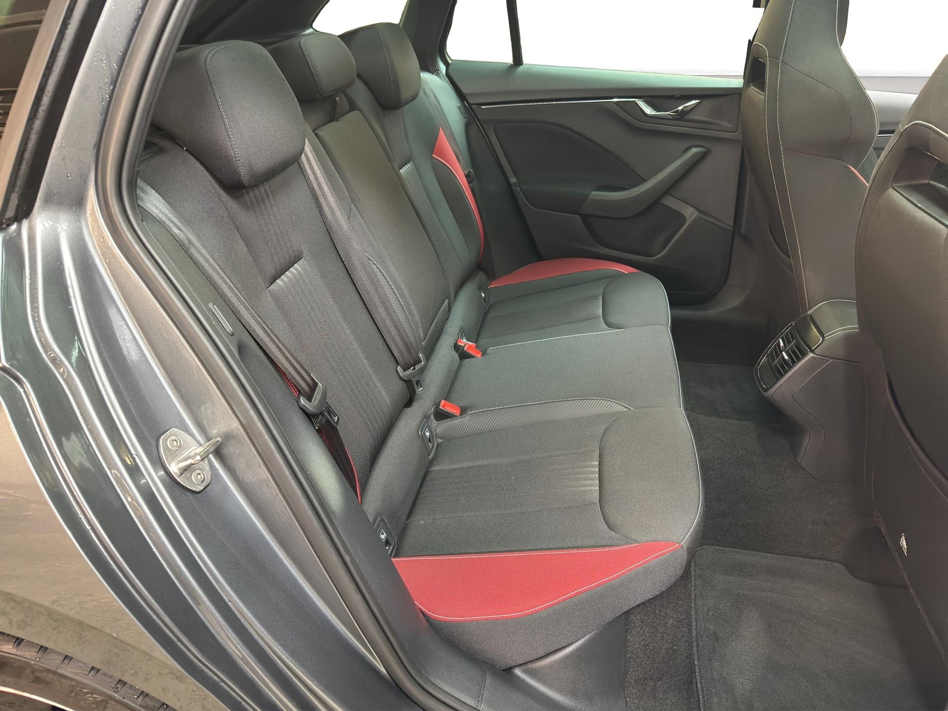 SKODA Scala 1.5 TSI Monte Carlo DSG-image-8