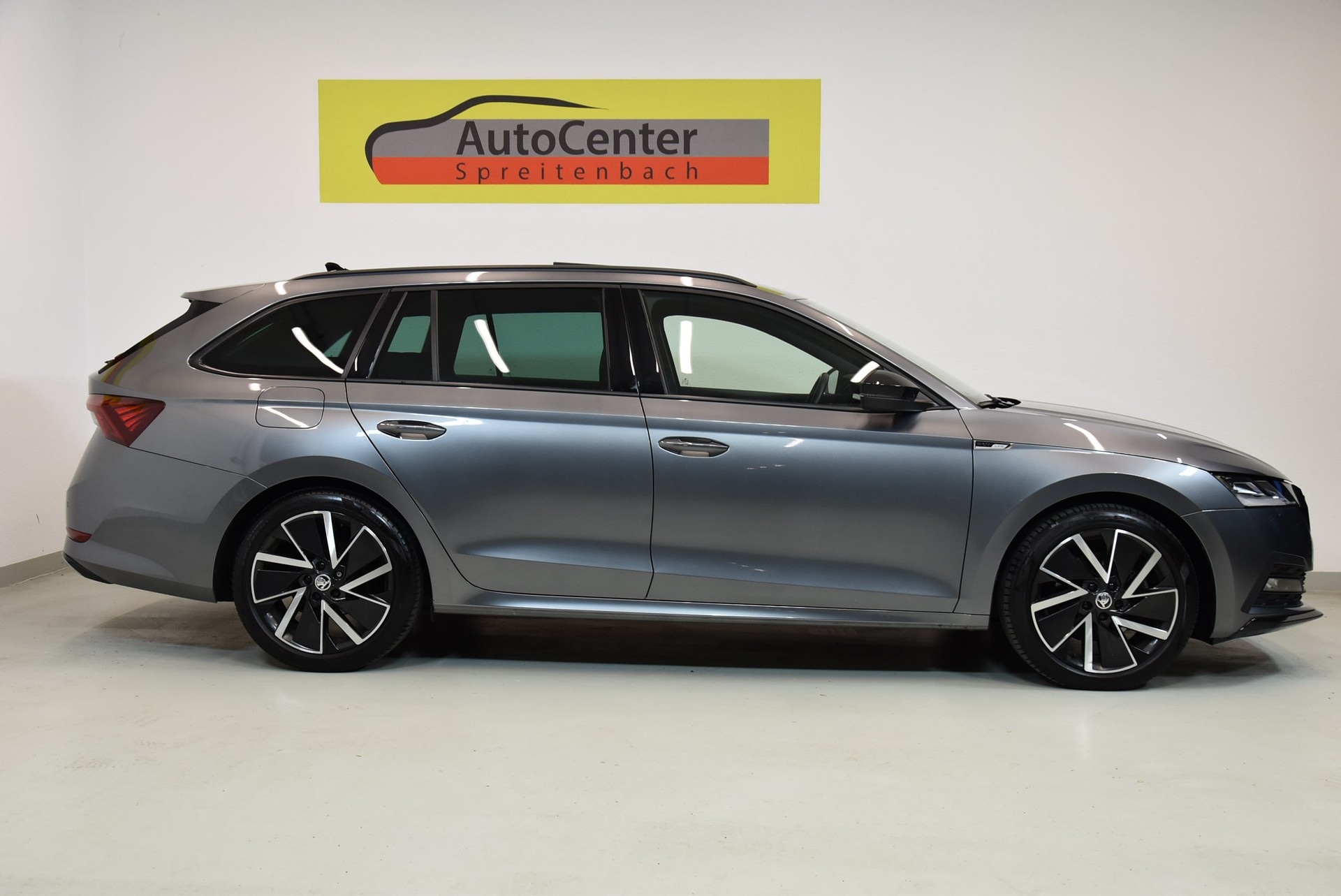 SKODA Octavia Combi 2.0 TSI SportLine DSG 4x4-image-14