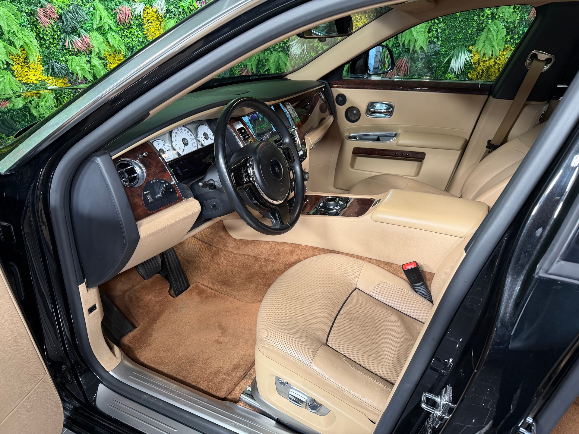 ROLLS-ROYCE Ghost 6.6 V12-image-9