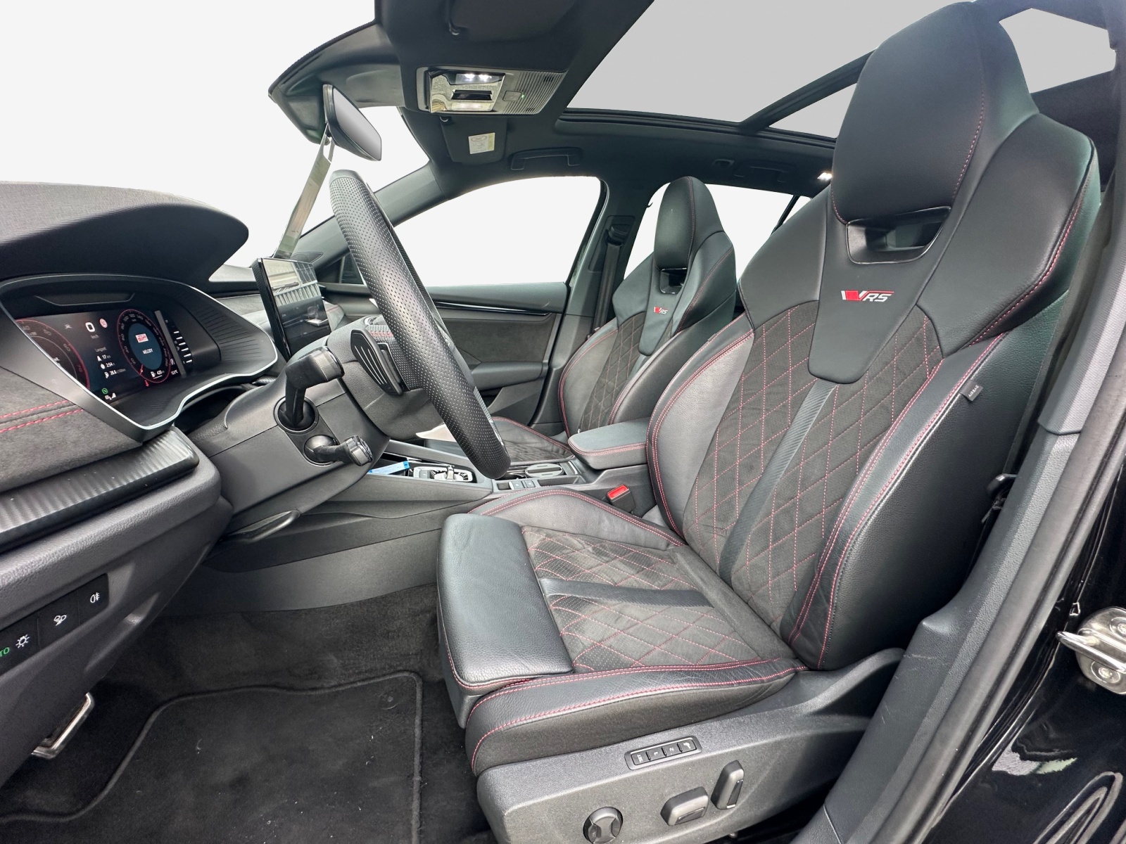 SKODA Octavia Combi 2.0 TSI DSG RS-image-7
