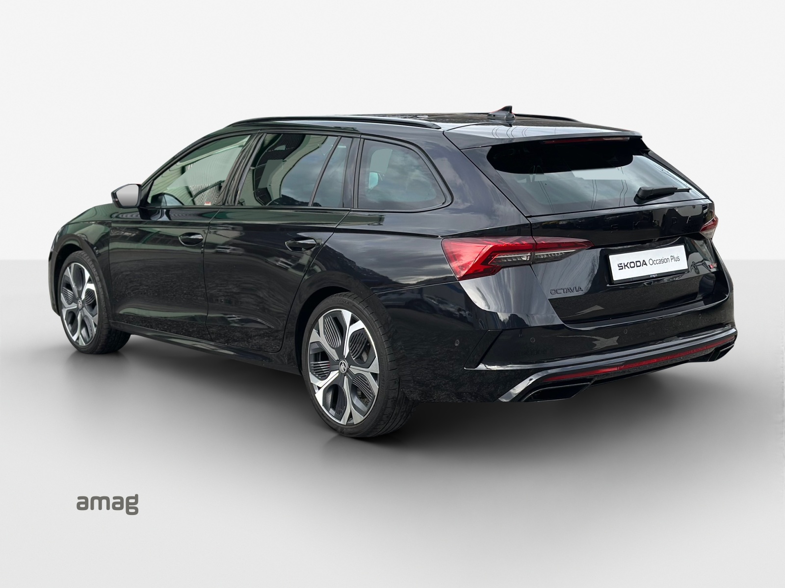 SKODA Octavia Combi 2.0 TSI DSG RS-image-2