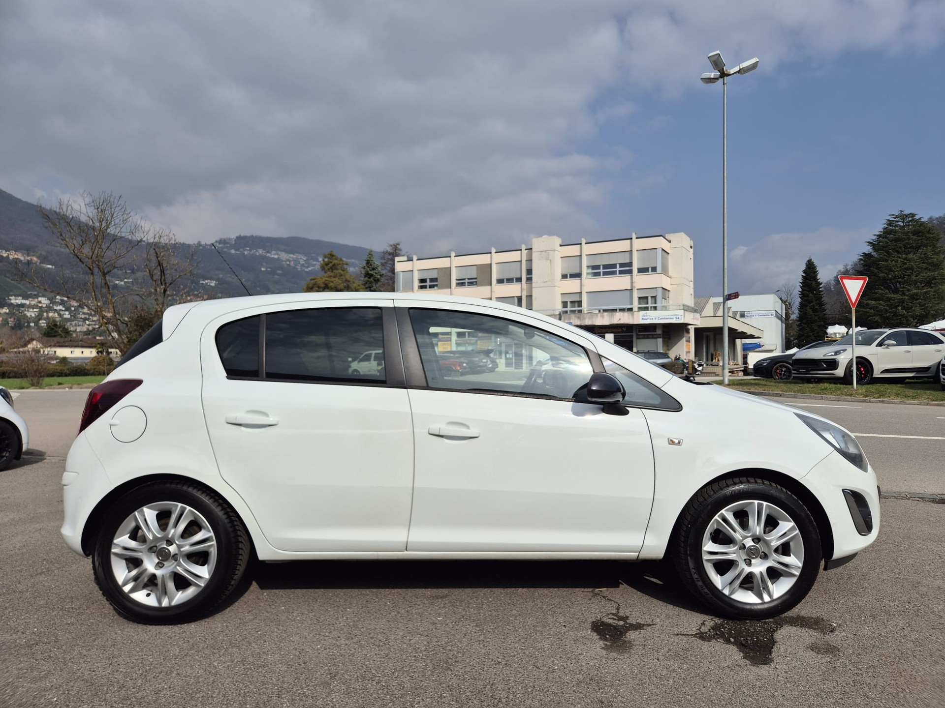 OPEL Corsa 1.4 TP Color Edition-image-3