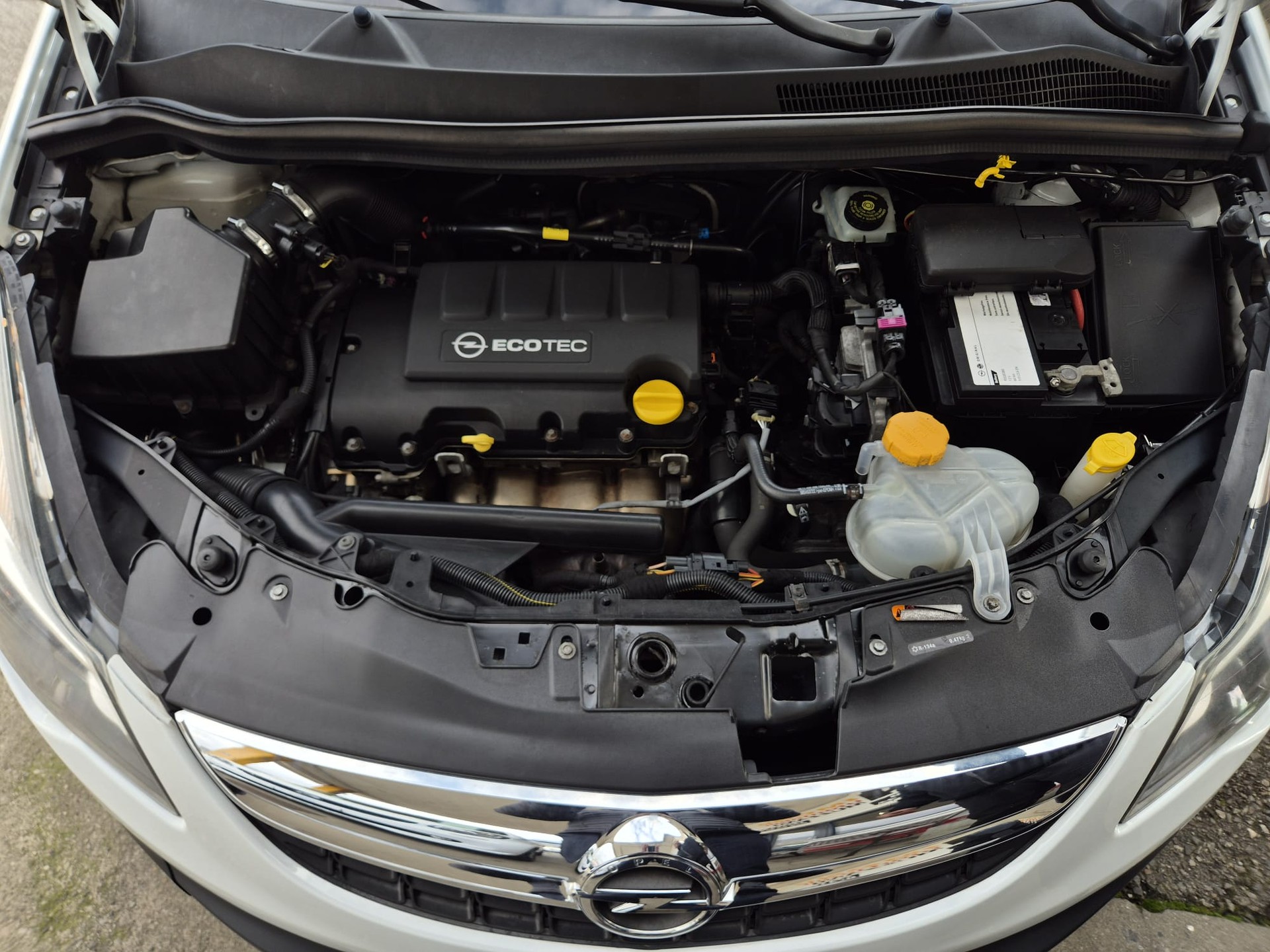 OPEL Corsa 1.4 TP Color Edition-image-15