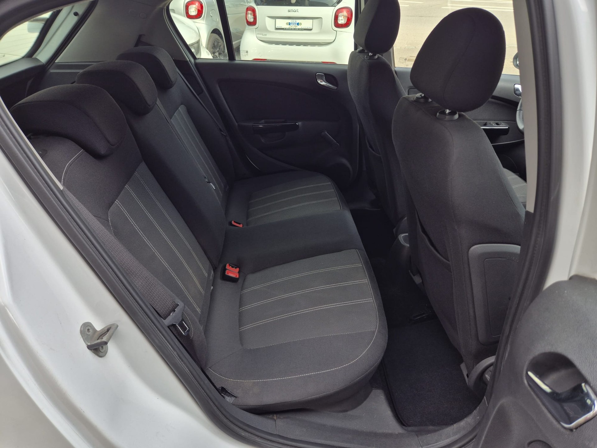 OPEL Corsa 1.4 TP Color Edition-image-13