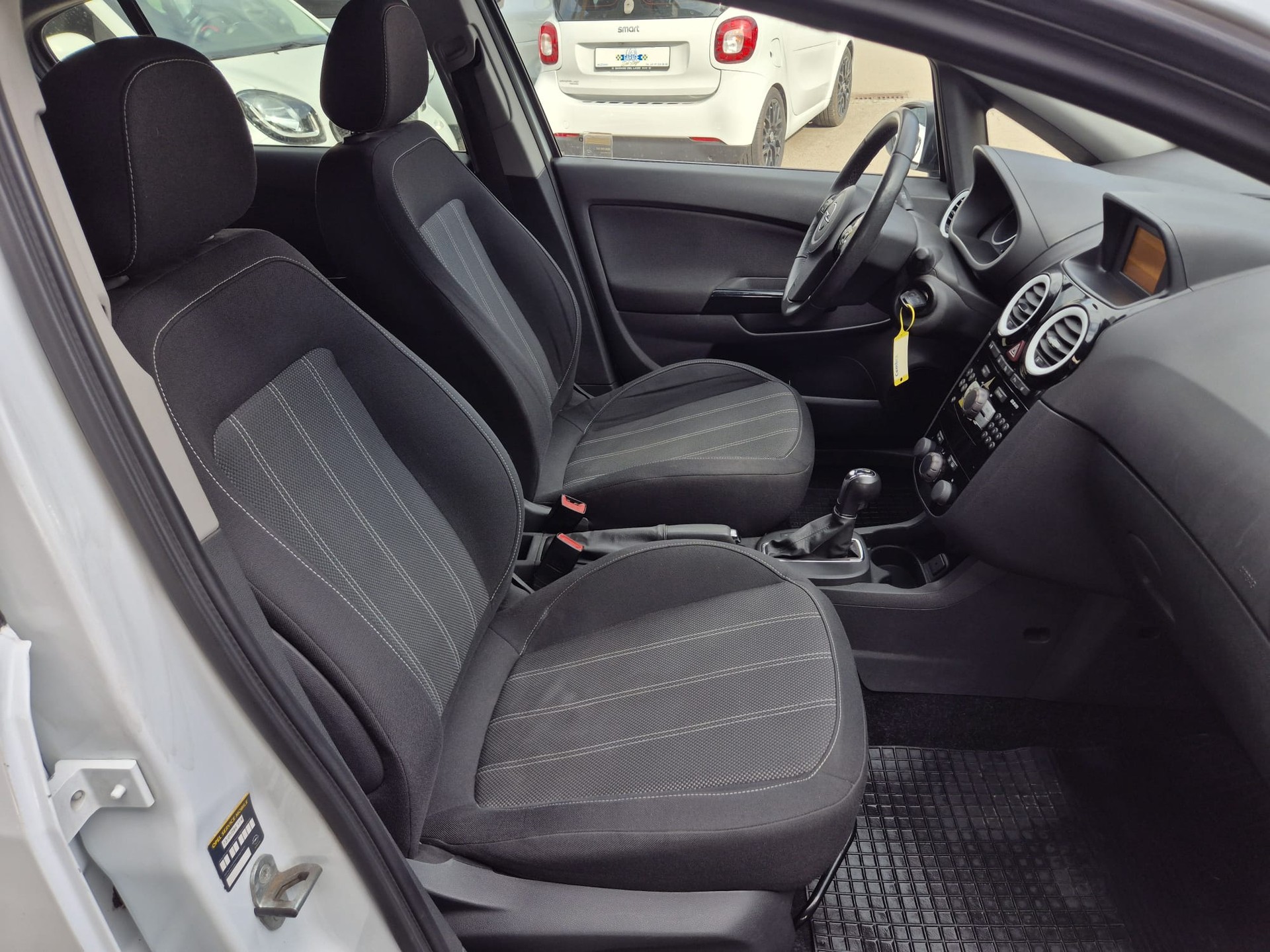 OPEL Corsa 1.4 TP Color Edition-image-12