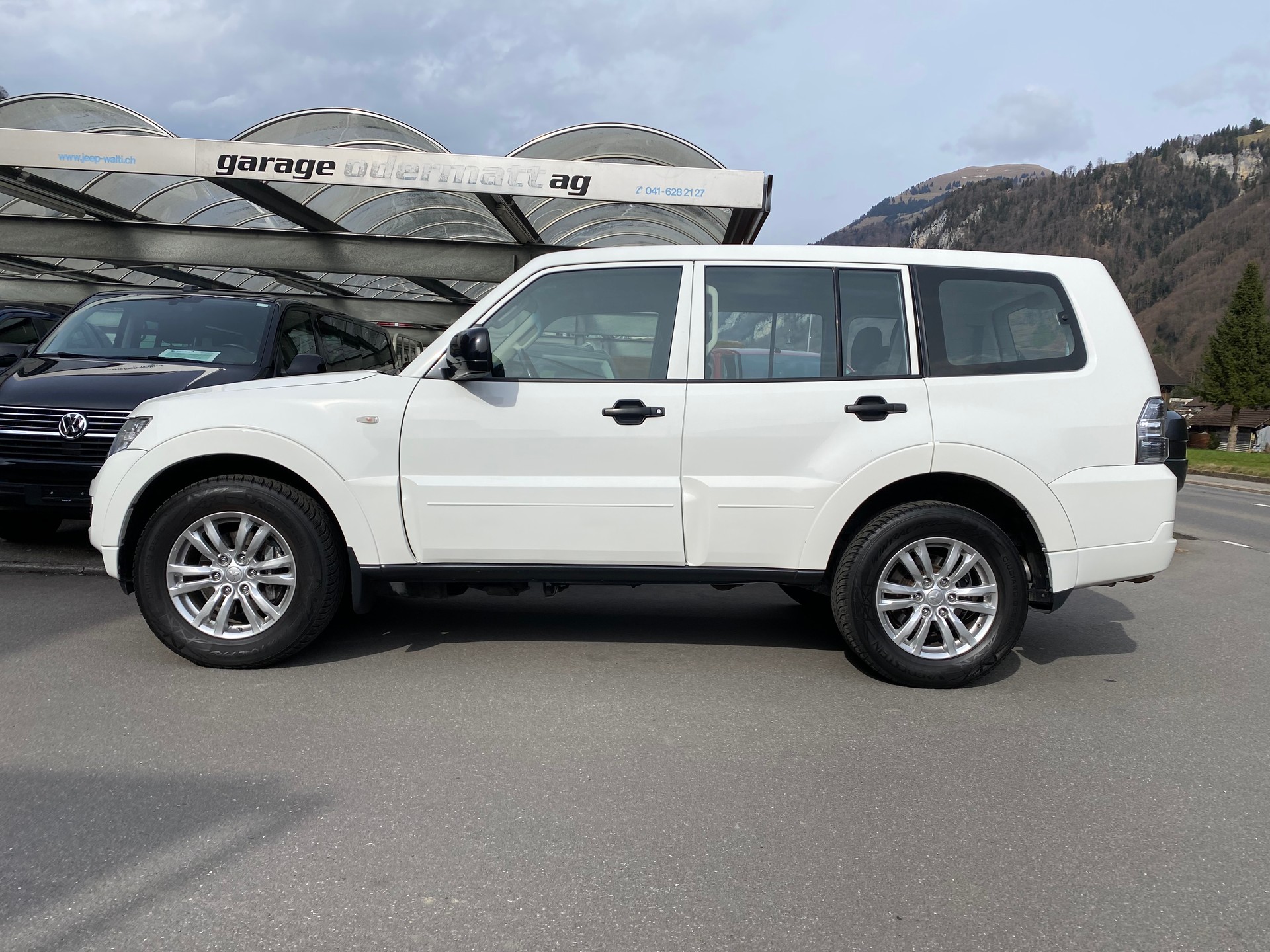 MITSUBISHI Pajero 3.2 DI-D Value Automatic