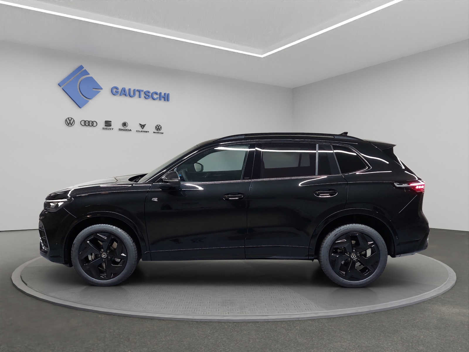 VW Tiguan 2.0 TSI DSG R-Line 4Motion-image-1