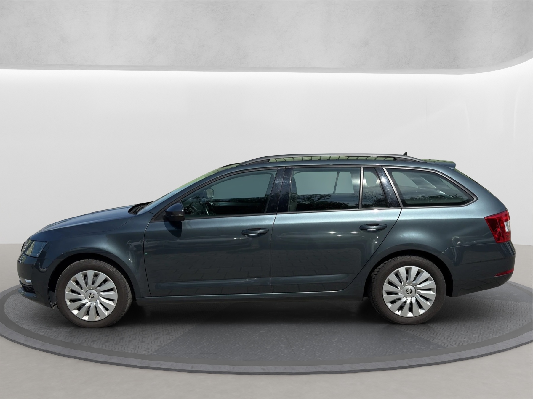 SKODA Octavia Combi 2.0 TDI Ambition DSG-image-0