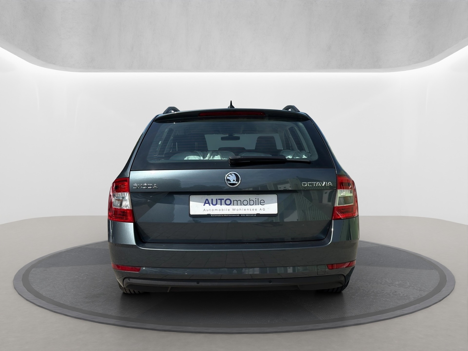 SKODA Octavia Combi 2.0 TDI Ambition DSG-image-5