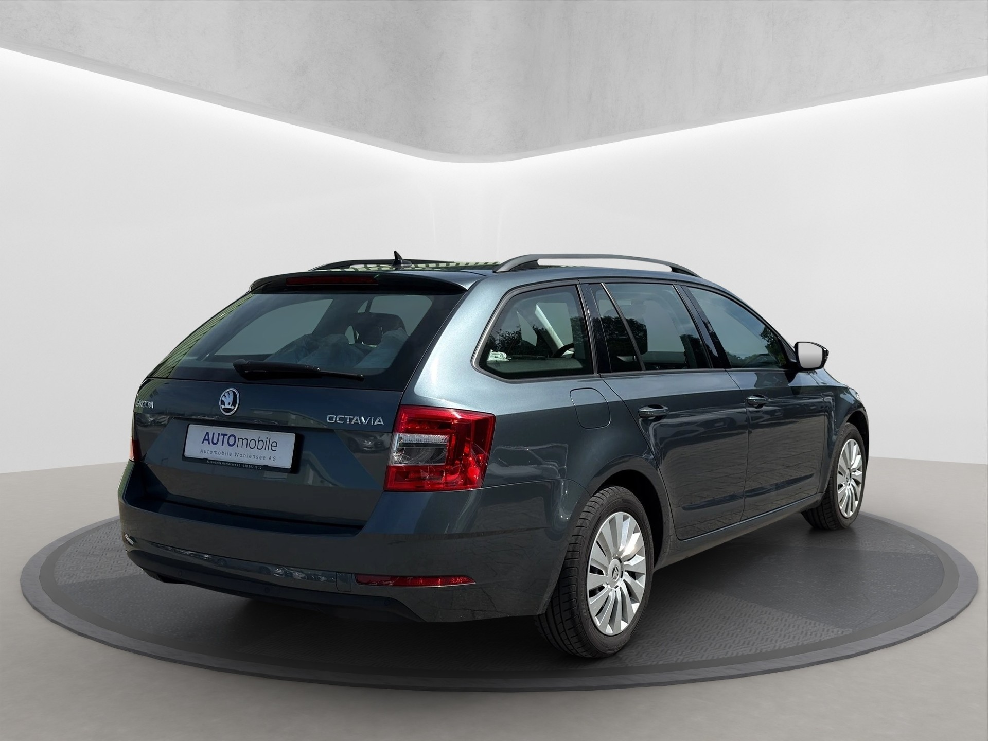 SKODA Octavia Combi 2.0 TDI Ambition DSG-image-4