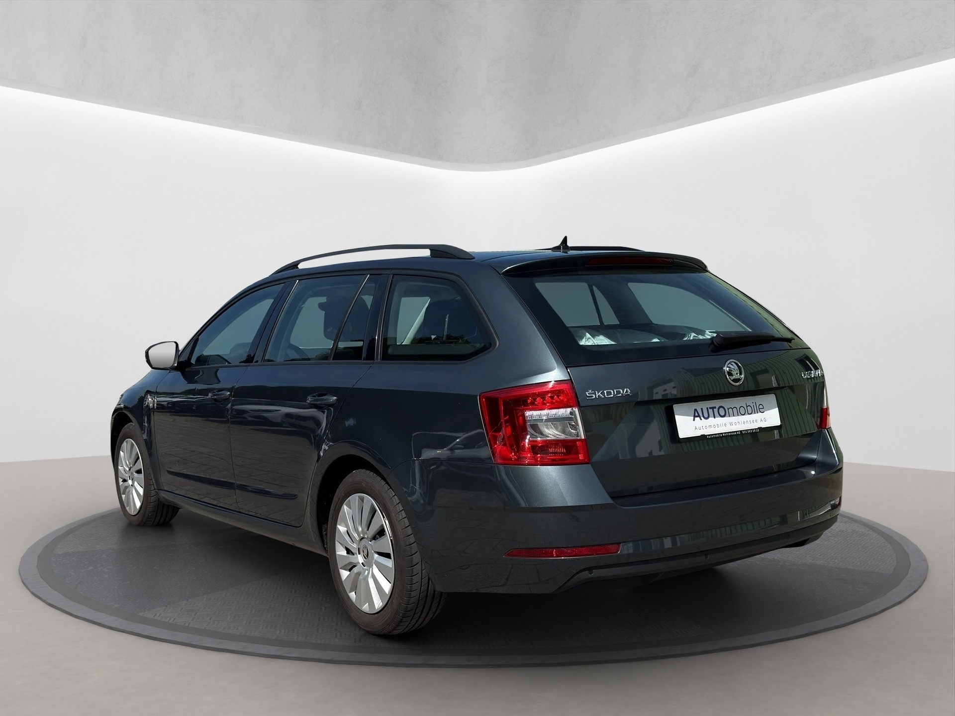 SKODA Octavia Combi 2.0 TDI Ambition DSG-image-6