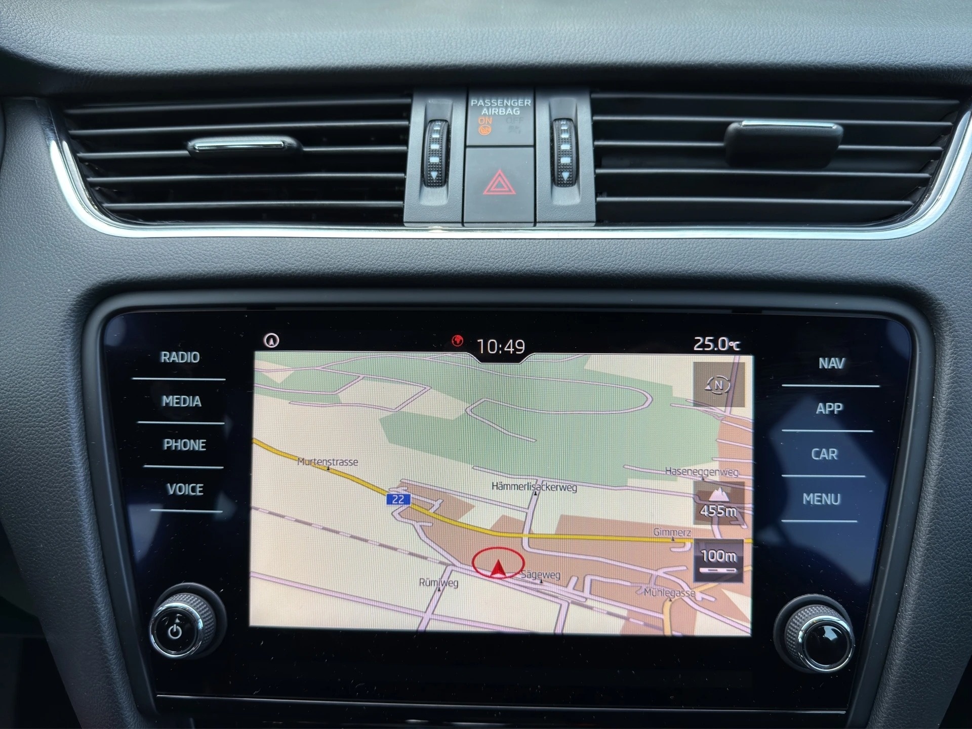 SKODA Octavia Combi 2.0 TDI Ambition DSG-image-11