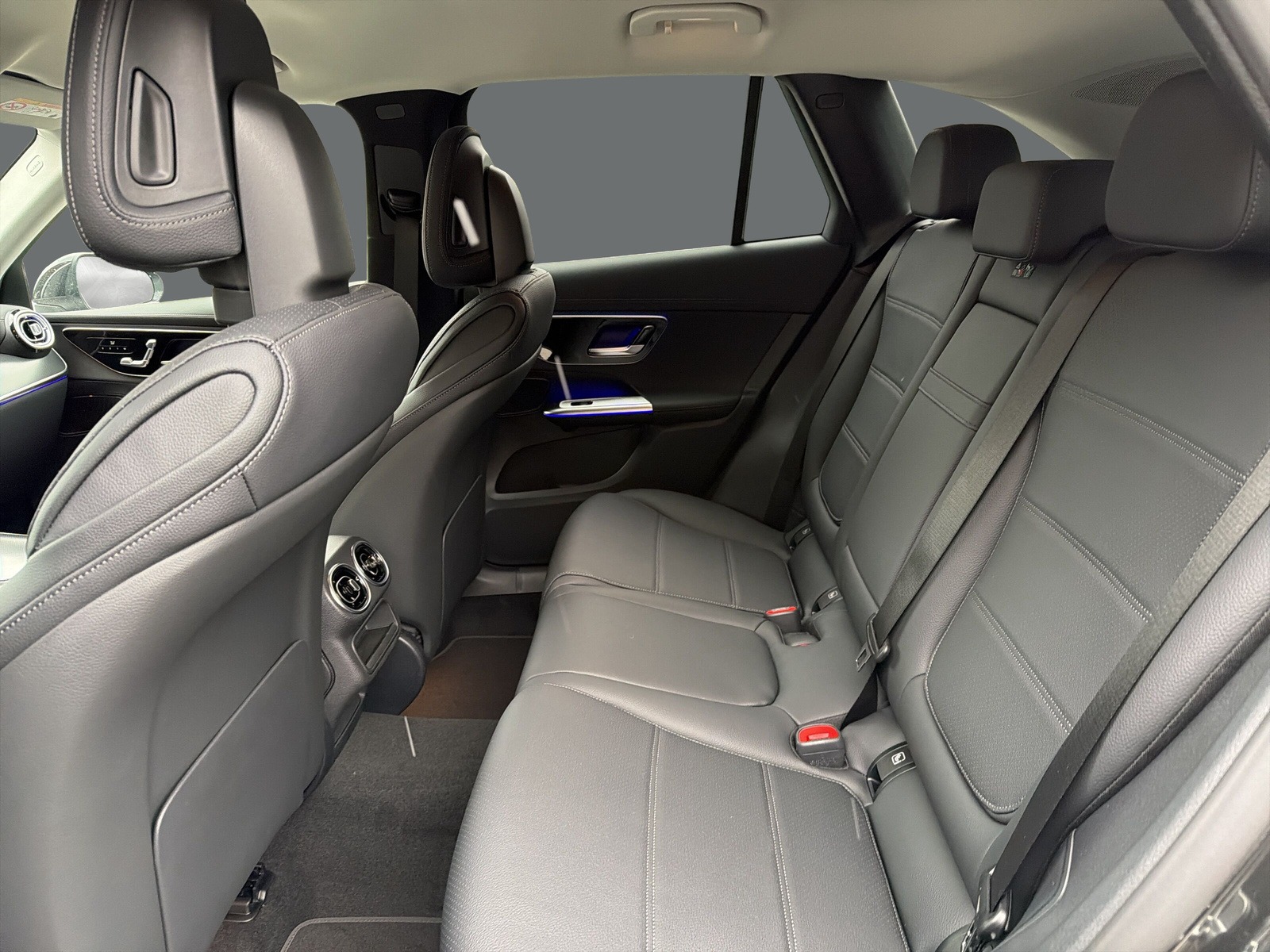MERCEDES-BENZ GLC 200 4Matic 9G-Tronic-image-13