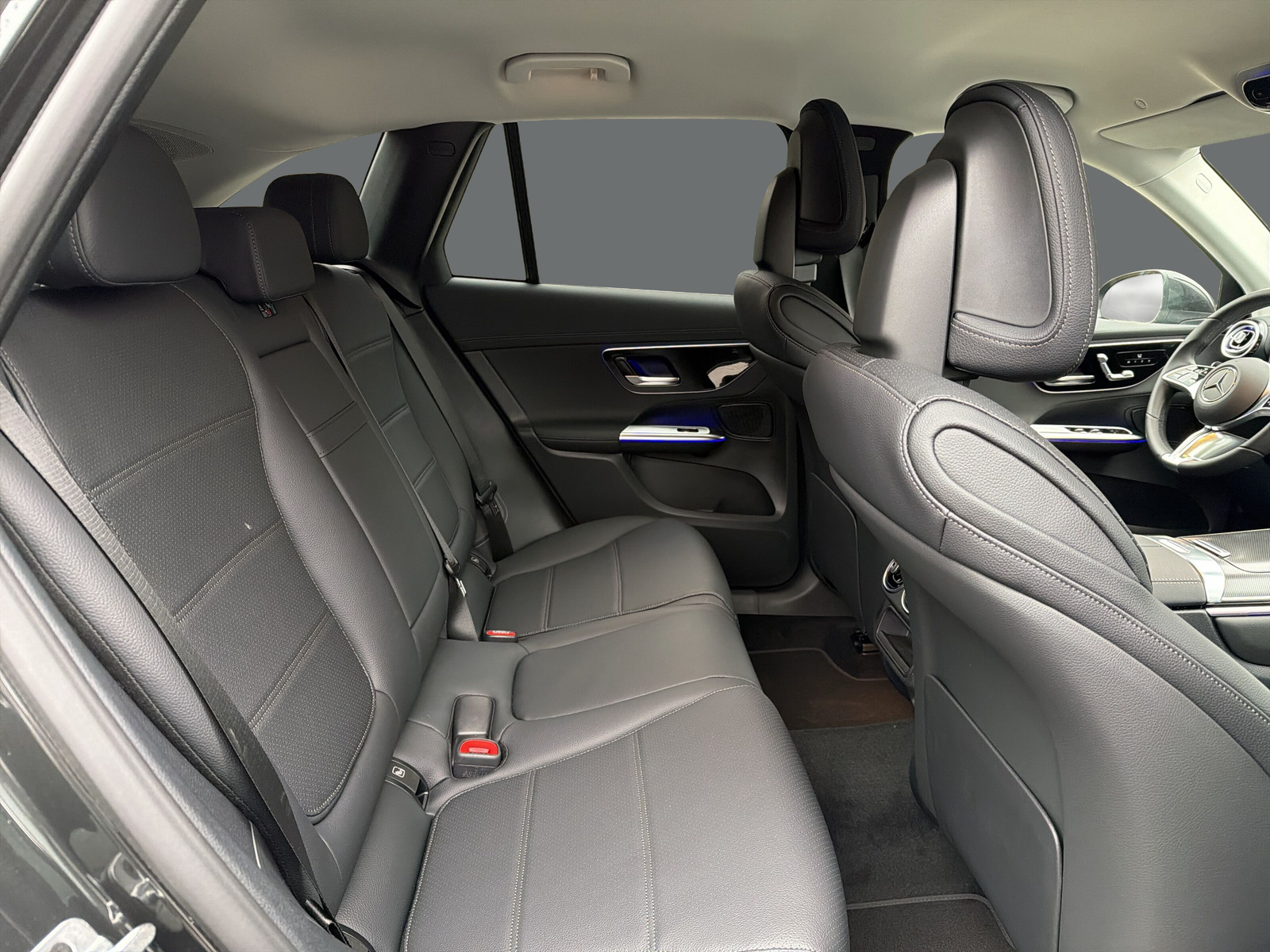 MERCEDES-BENZ GLC 200 4Matic 9G-Tronic-image-18