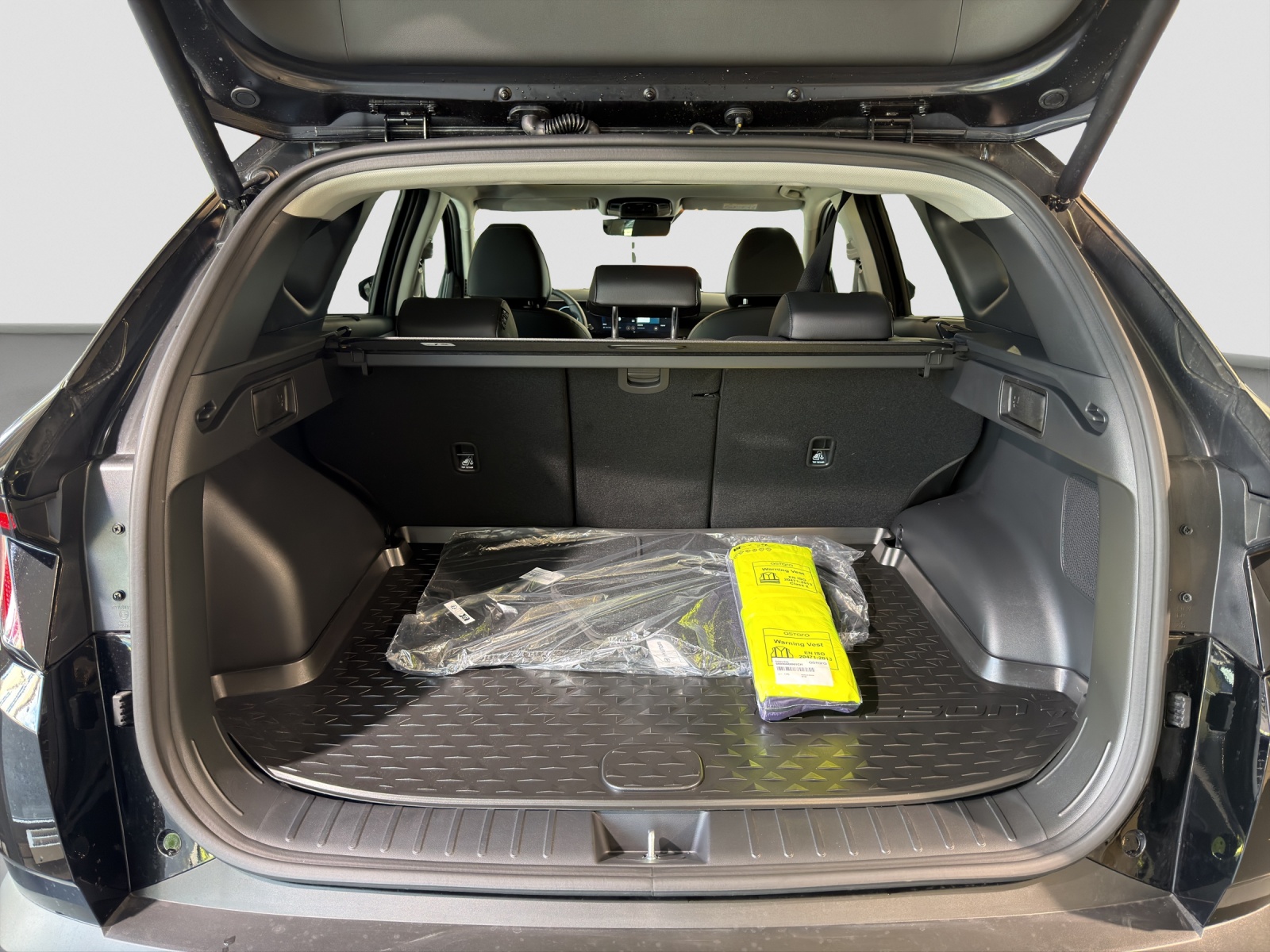 HYUNDAI Tucson 1.6 TGDI HEV Swiss Edition 4WD-image-14
