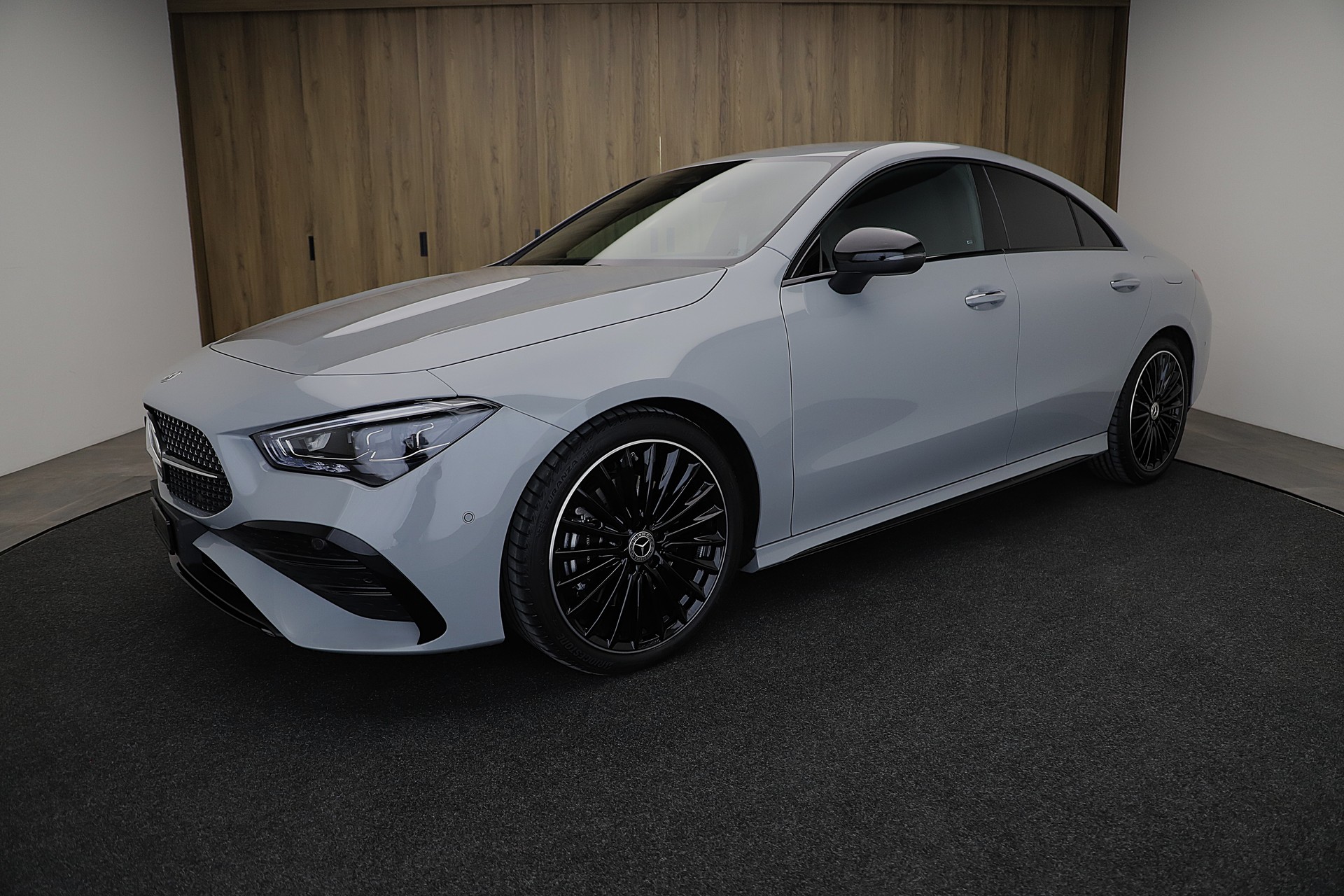 MERCEDES-BENZ CLA 200 7G-DCT AMG Line Night Edition und Advance Plus-image-0