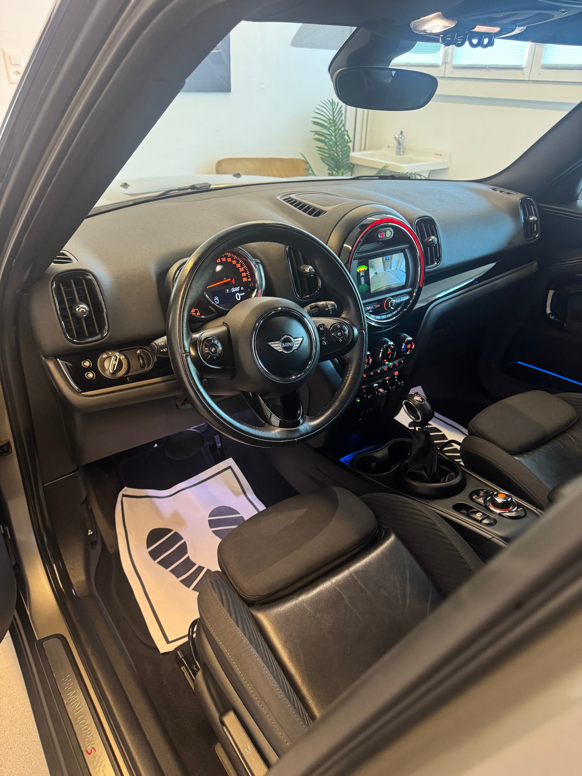 MINI Countryman Cooper S ALL4 Steptronic *CH-Fahrzeug*-image-10
