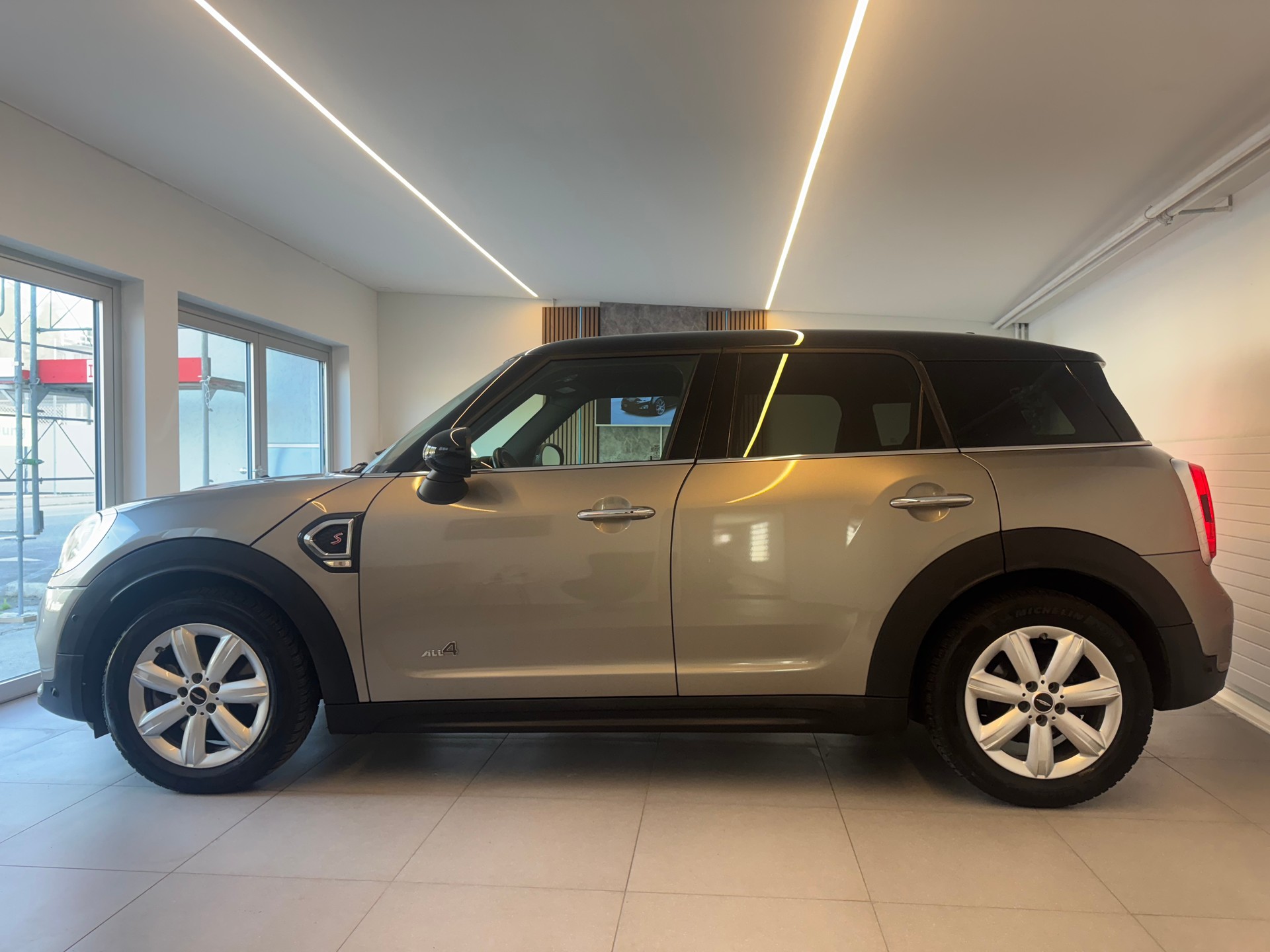 MINI Countryman Cooper S ALL4 Steptronic *CH-Fahrzeug*-image-7