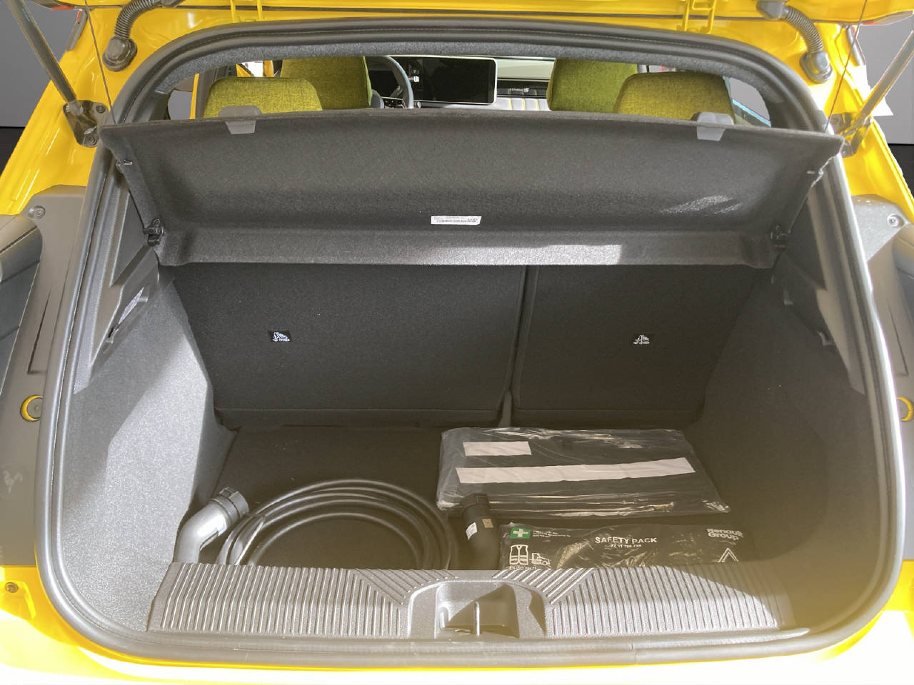 RENAULT R5 E-Tech Comfort Range iconic five-image-6