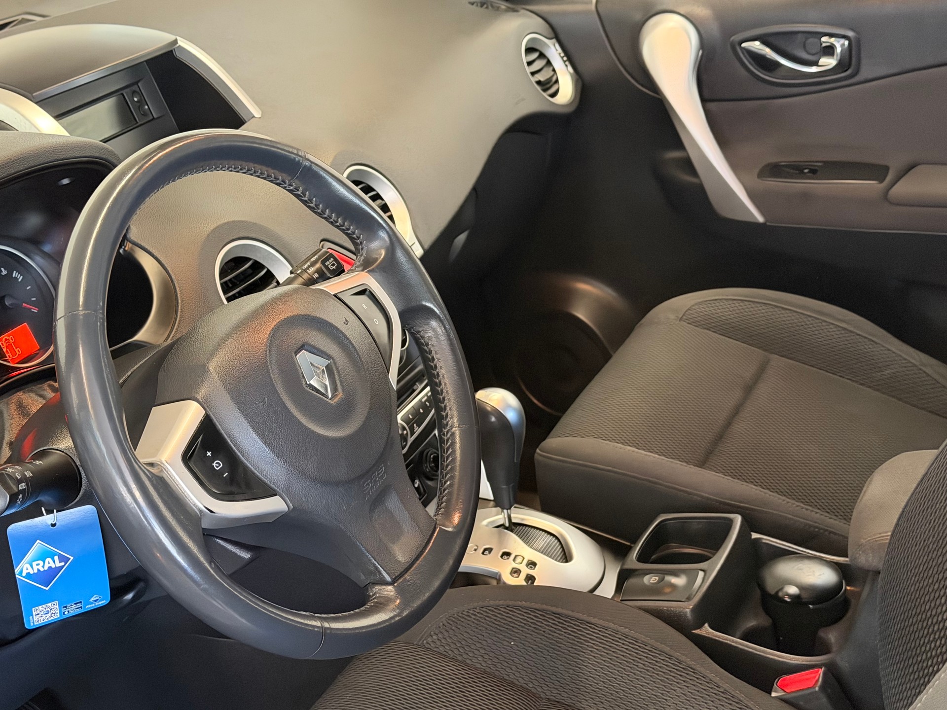 RENAULT Koleos 2.0 dCi Dynamique Elégance 4x4 Automatic-image-10