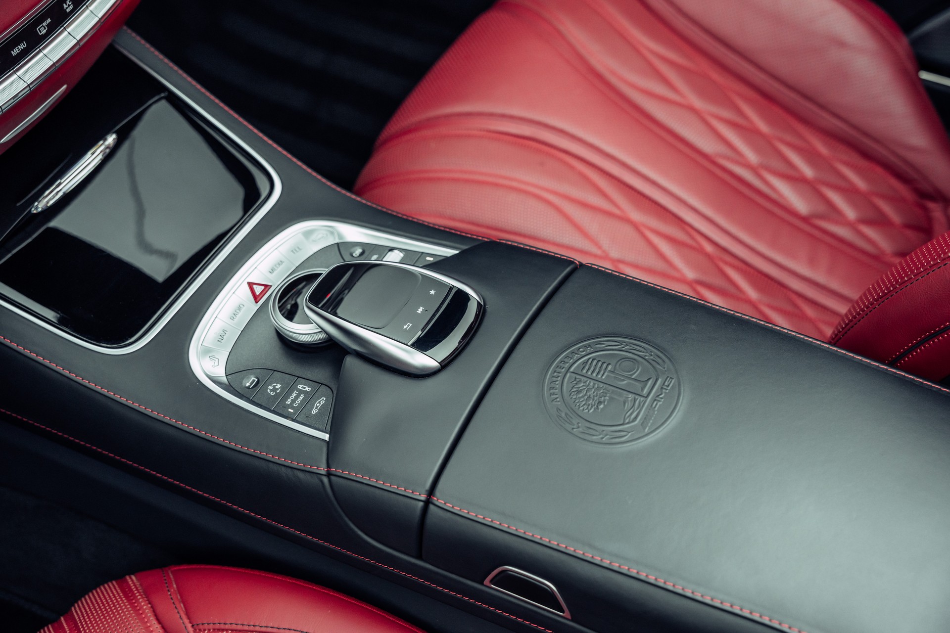 MERCEDES-BENZ S 63 AMG Cabriolet 4Matic Speedshift MCT-image-11