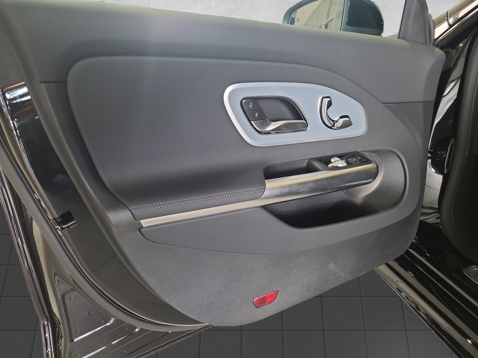 MERCEDES-BENZ CLA 220 8G-DCT 4Matic-image-8