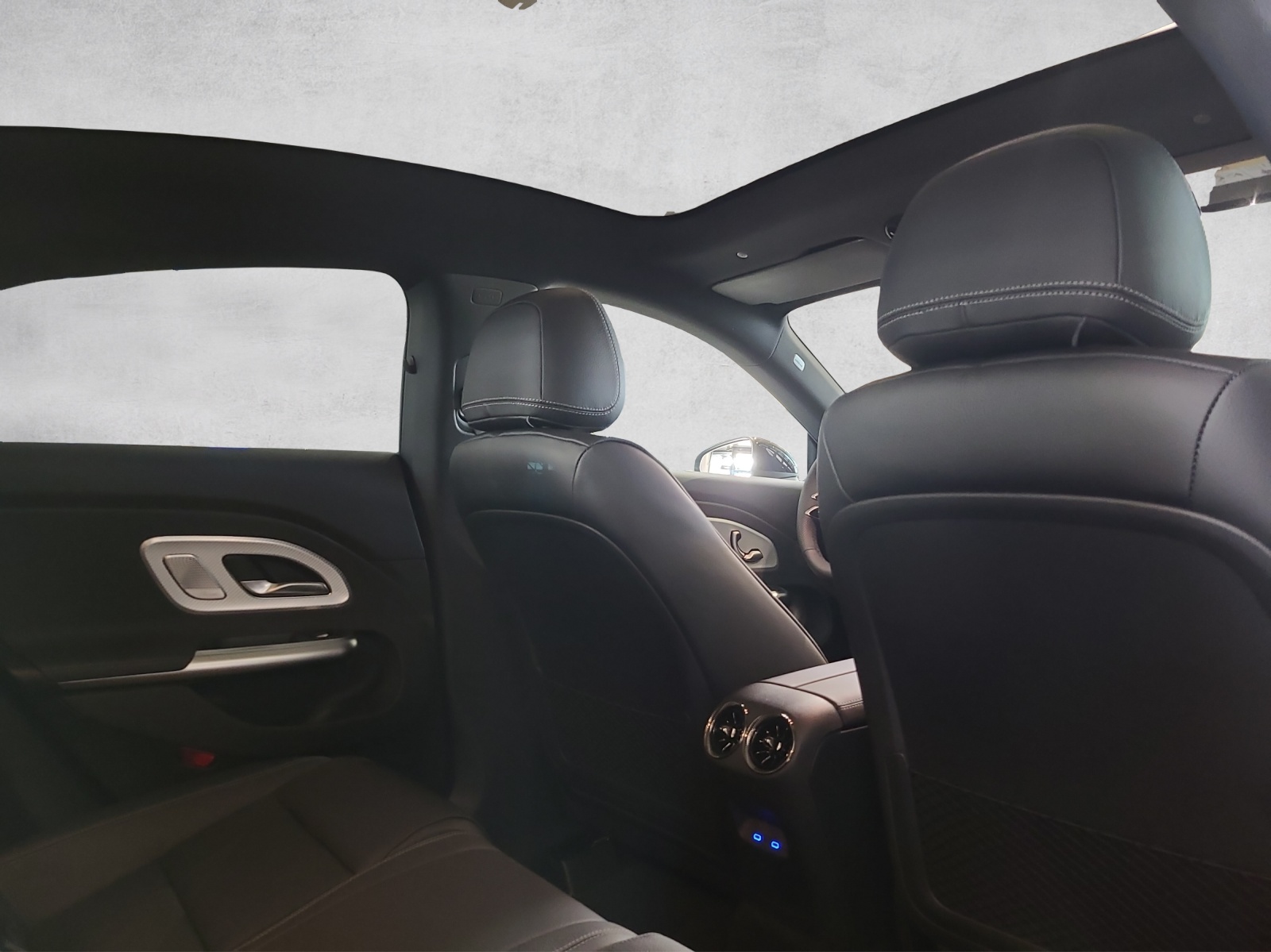 MERCEDES-BENZ CLA 220 8G-DCT 4Matic-image-14