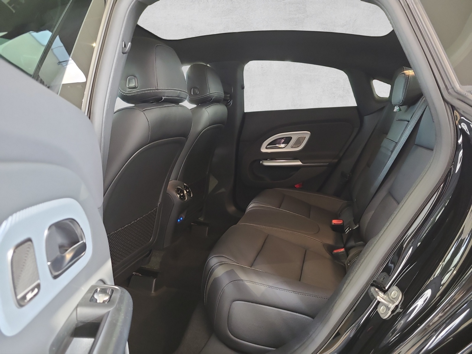MERCEDES-BENZ CLA 220 8G-DCT 4Matic-image-10