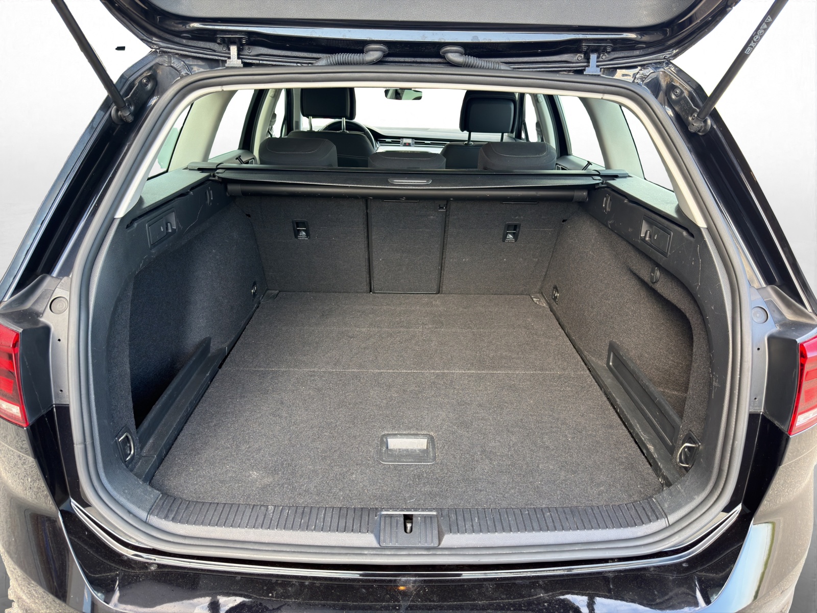 VW VW Passat 2.0 TDI BMT Business DSG-image-8