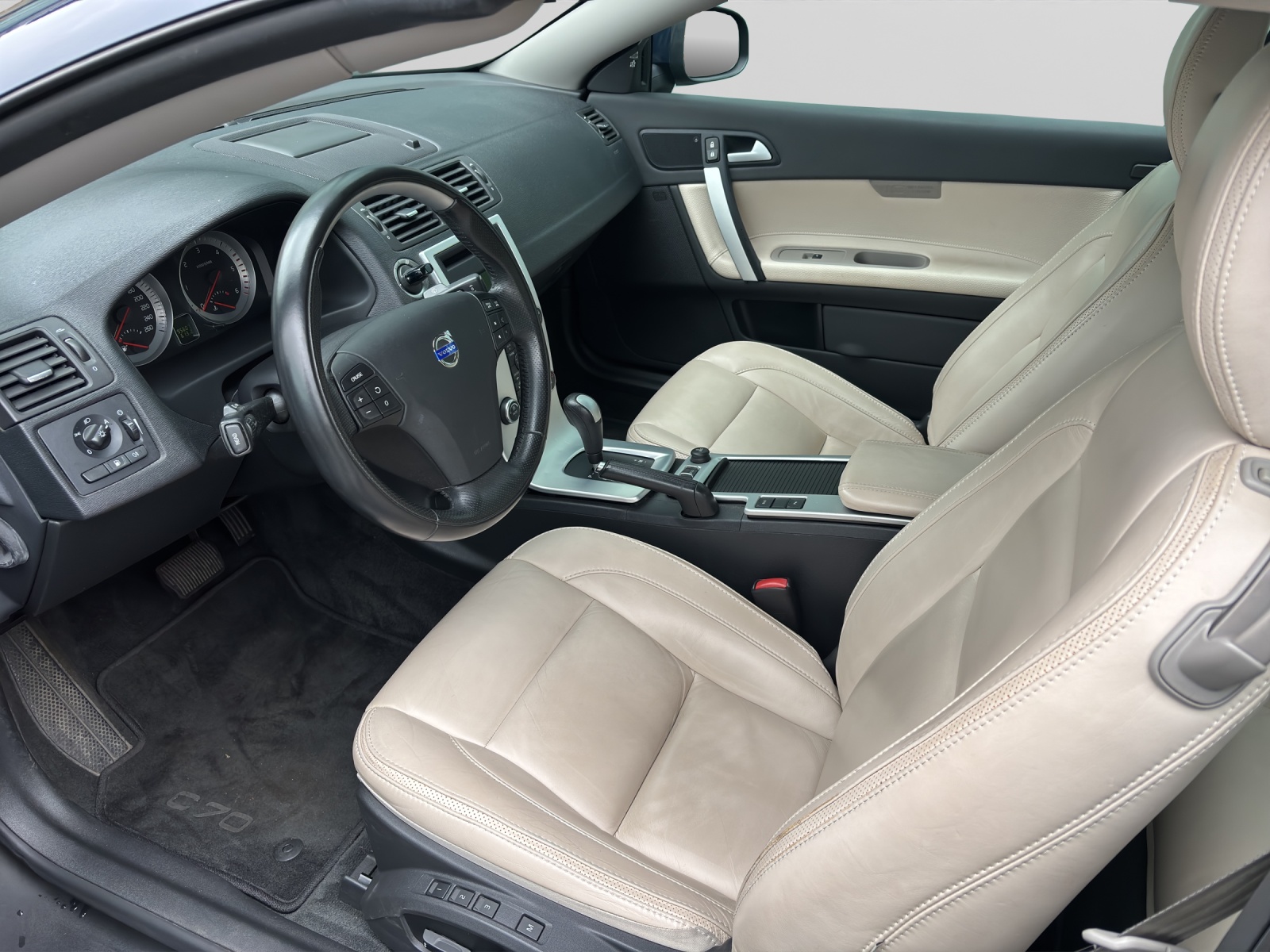 VOLVO C70 Cabriolet 2.0 D3 Summum-showroom-element-3