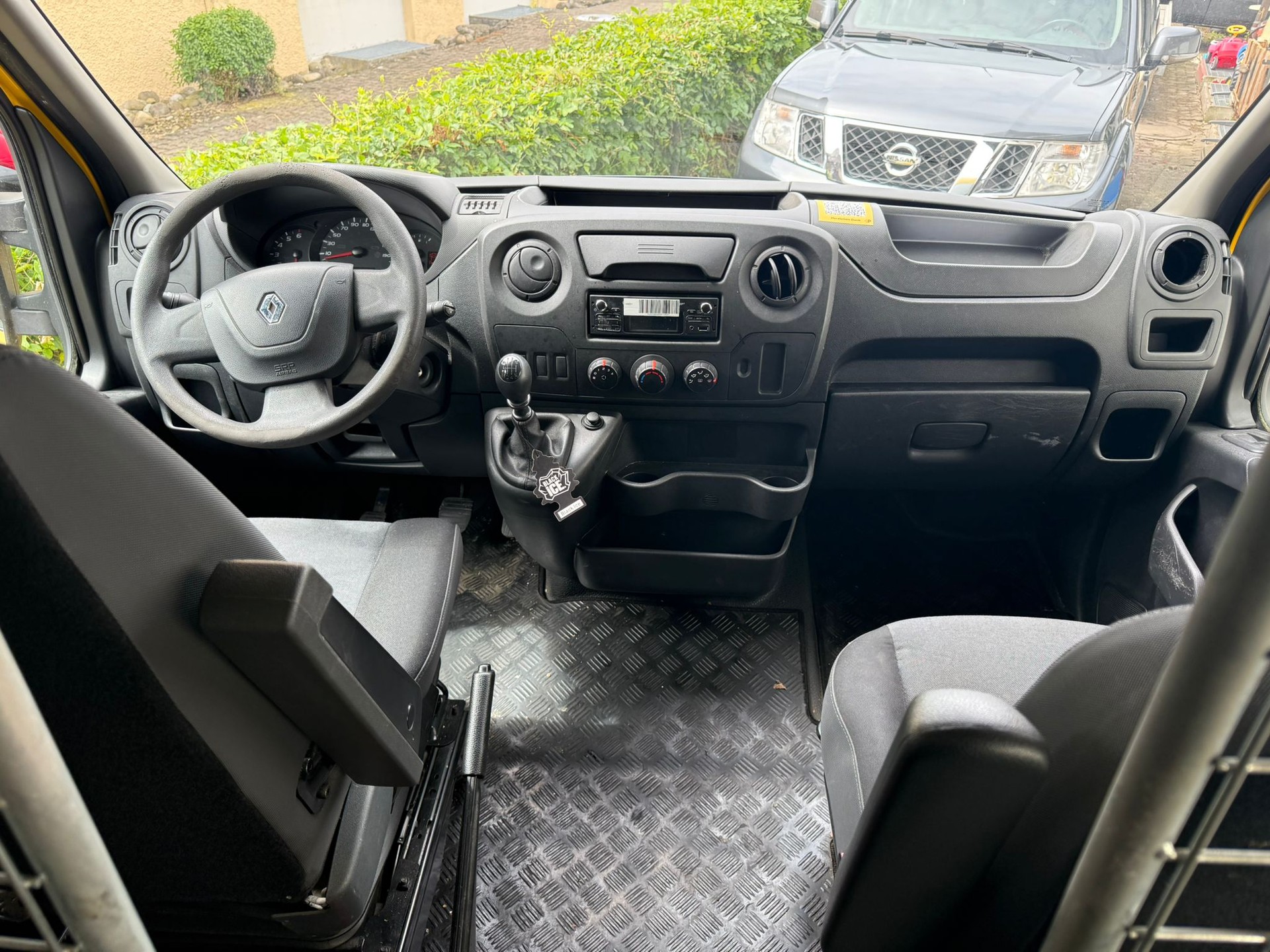 RENAULT Master T35 2.3dCi 130 L3H3-image-6