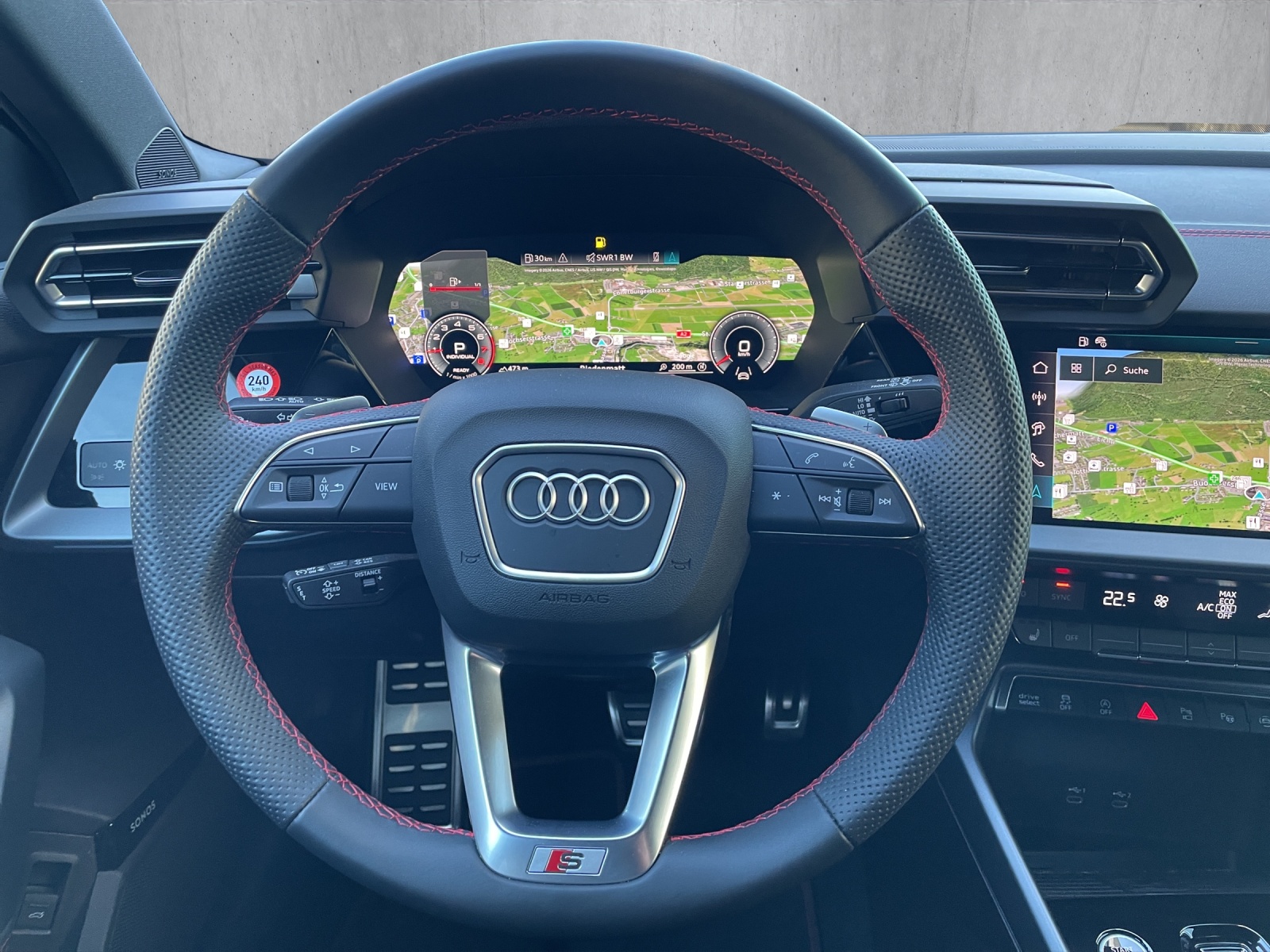 AUDI A3 Sportback TFSI 150 kW quattro S line S tronic-image-10