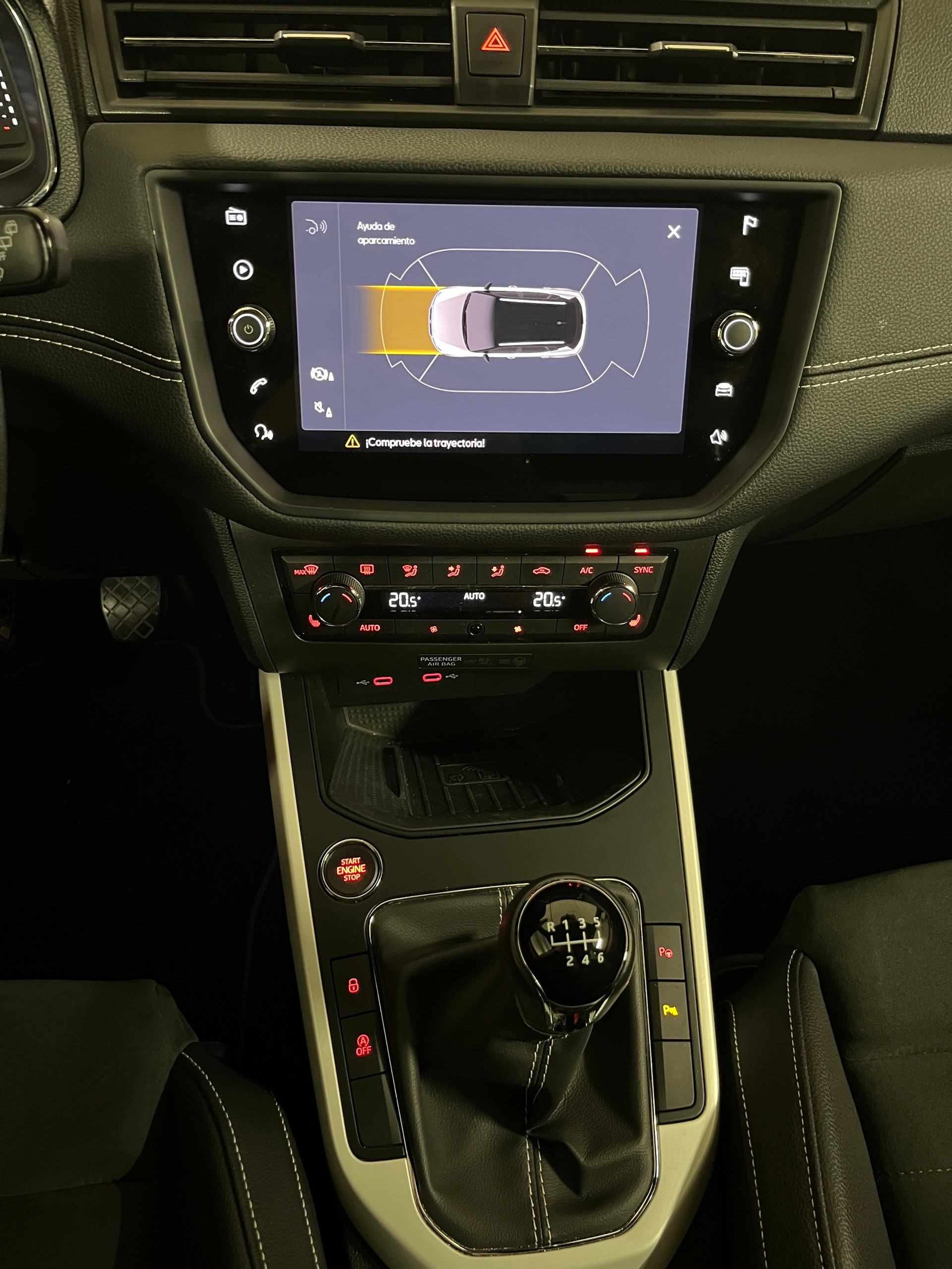 SEAT Arona 1.0 TSI Eco Hola FR-image-11