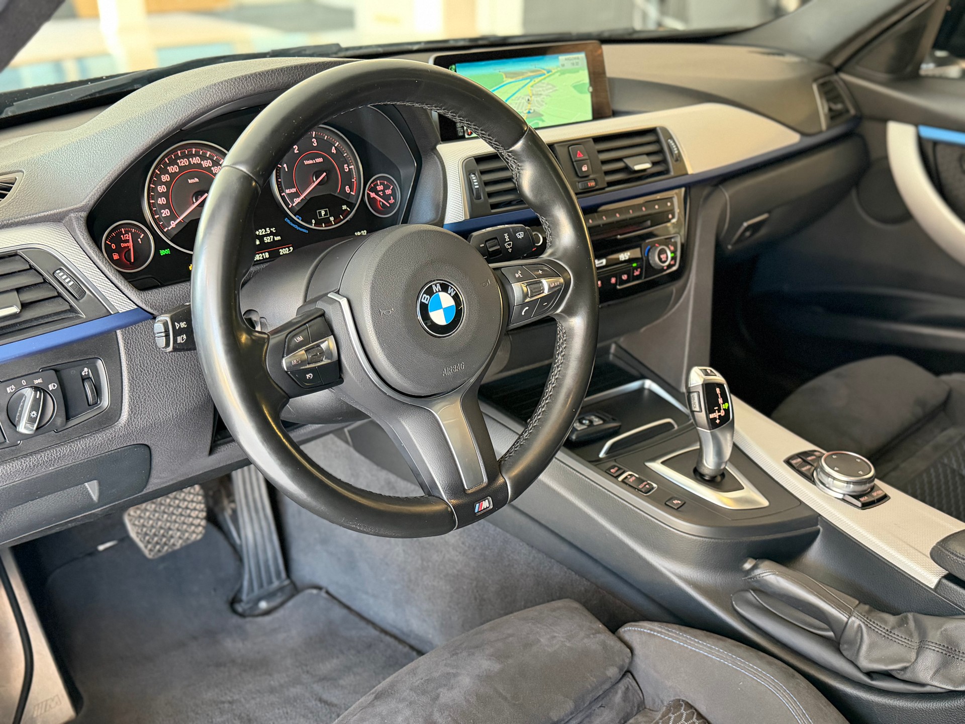 BMW 325d Touring M Sport Line Steptronic LCI **Frisch ab MFK & Service**-image-11