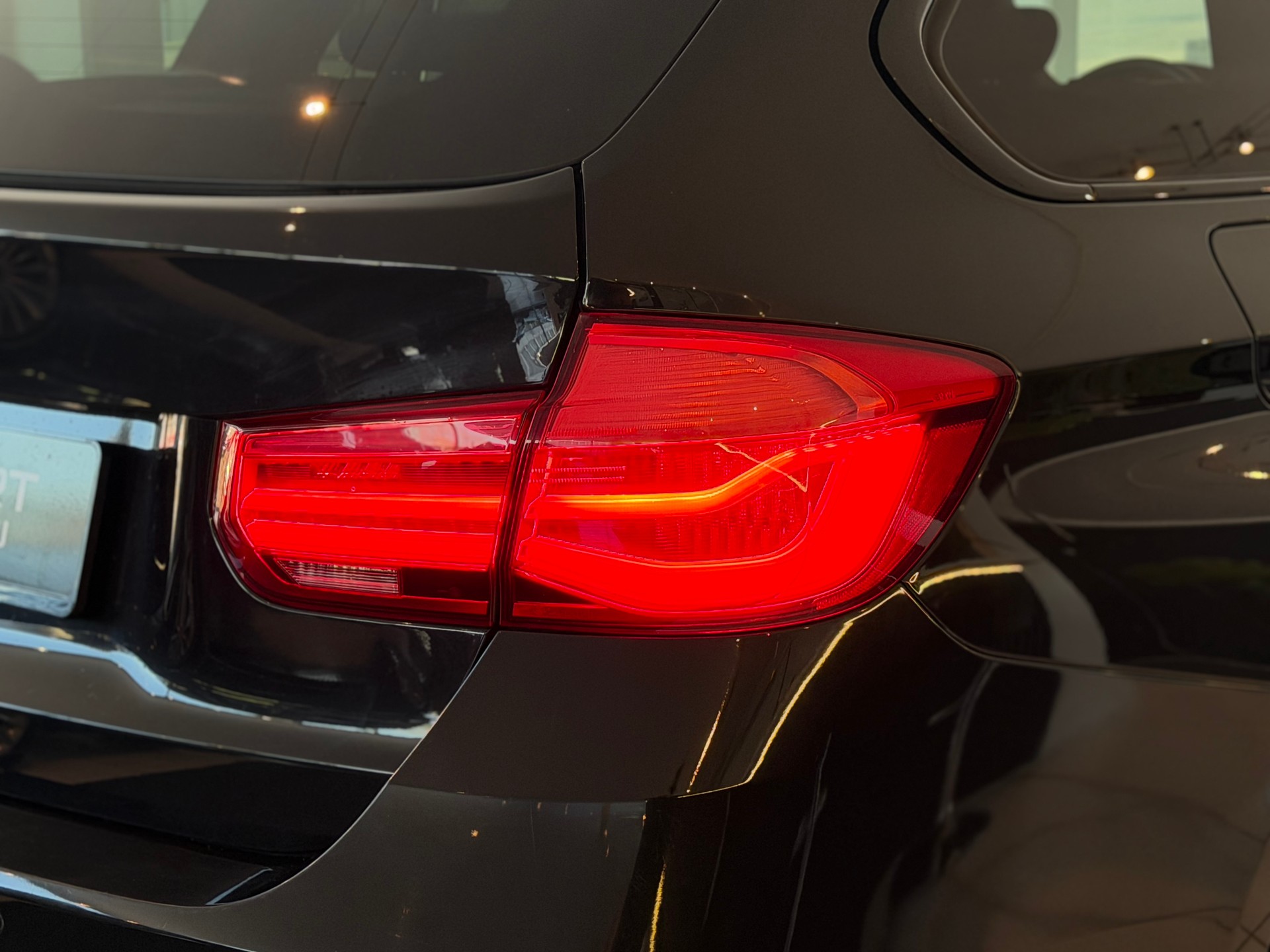 BMW 325d Touring M Sport Line Steptronic LCI **Frisch ab MFK & Service**-image-8