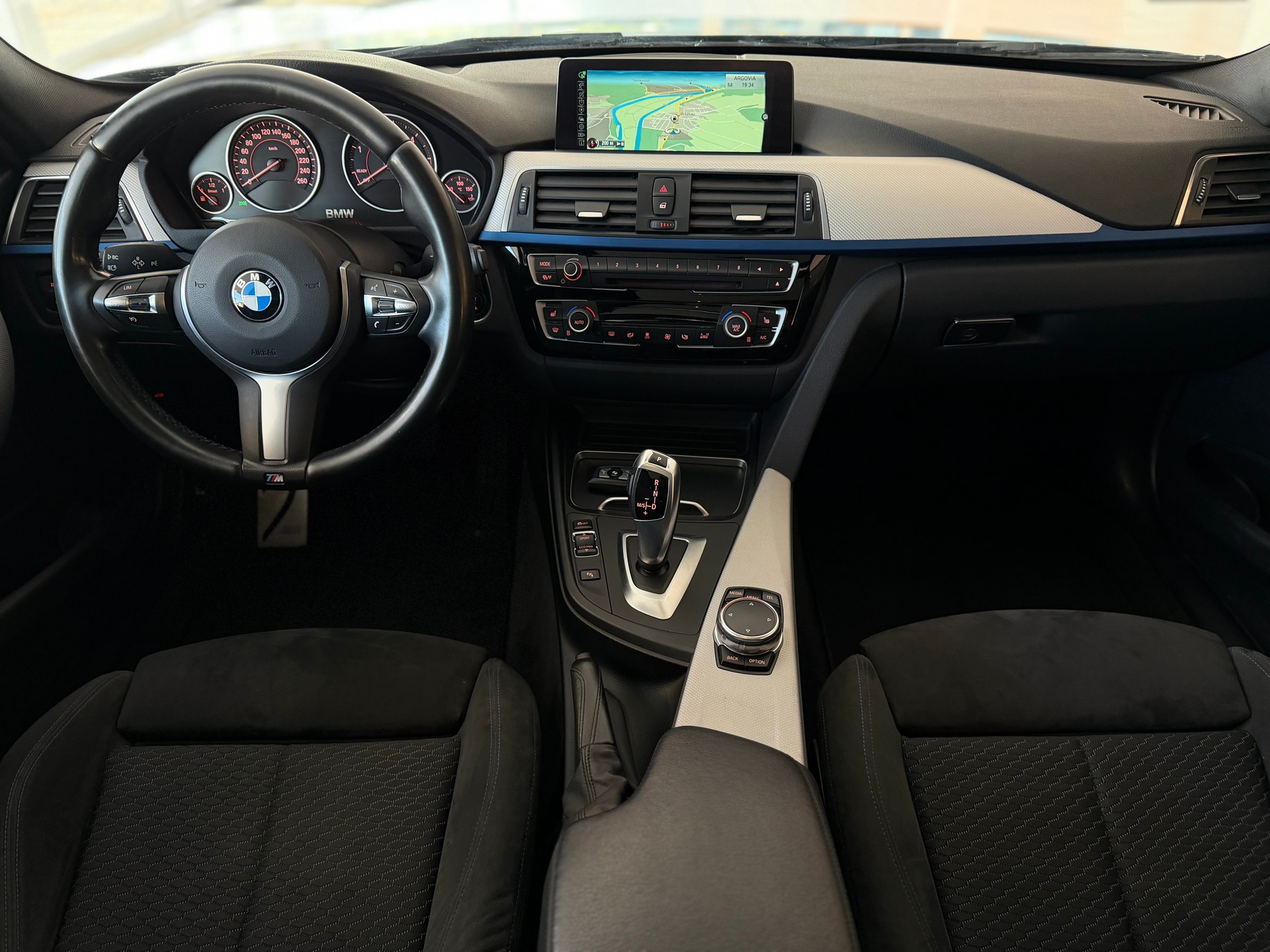 BMW 325d Touring M Sport Line Steptronic LCI **Frisch ab MFK & Service**-image-12