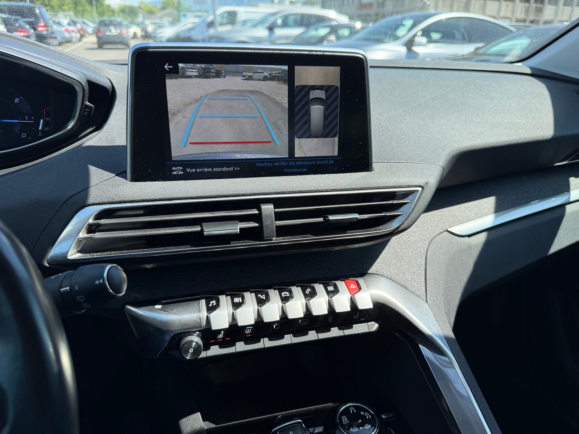 PEUGEOT 5008 1.5 BlueHDi Allure EAT-image-14
